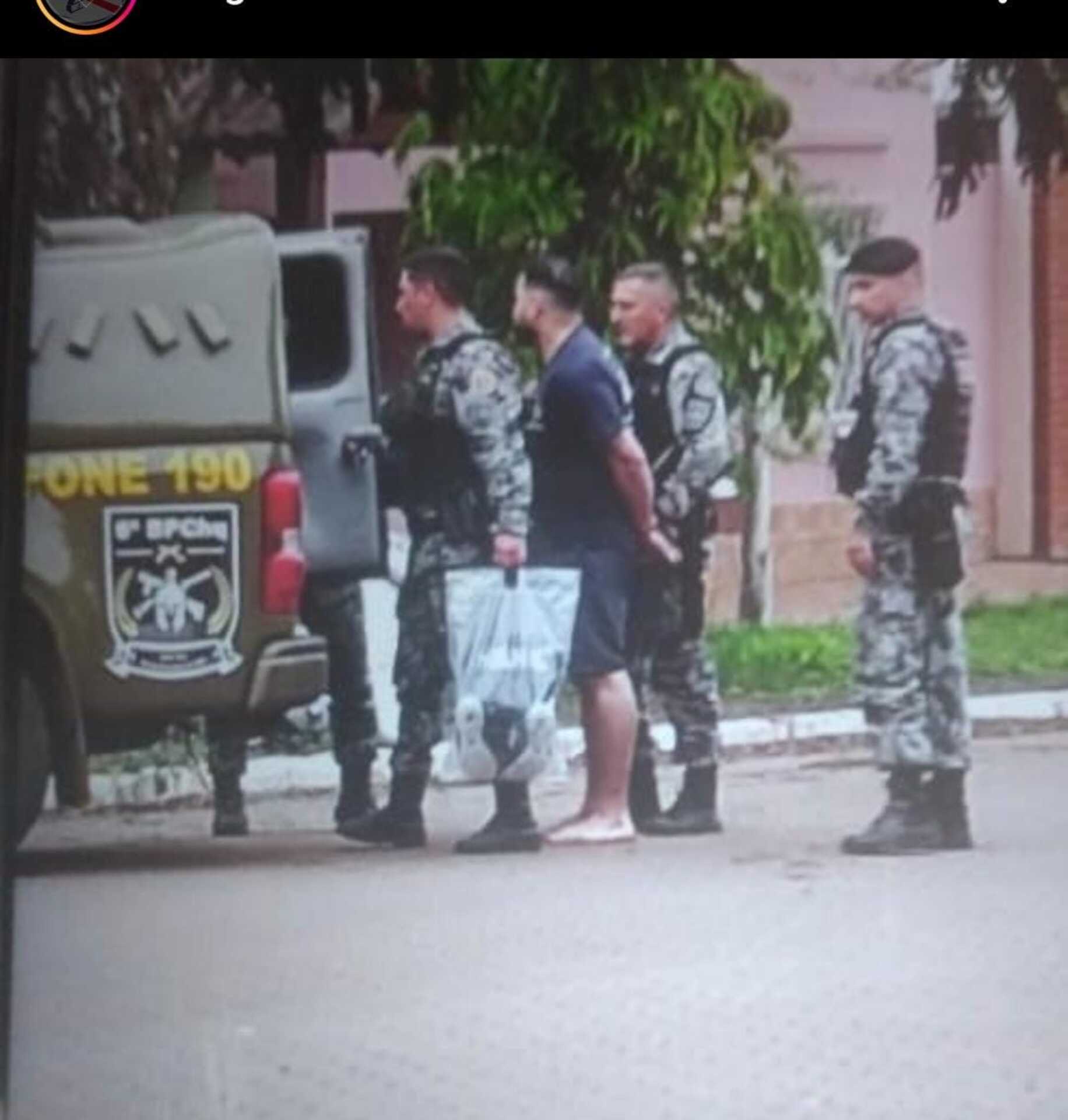 Momento da prisão do assassino, na Barra do Quaraí.
