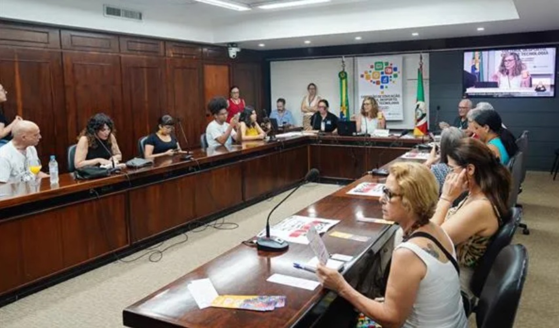 OAB Barro Preto - Assembleia apura relatório de obras inacabadas