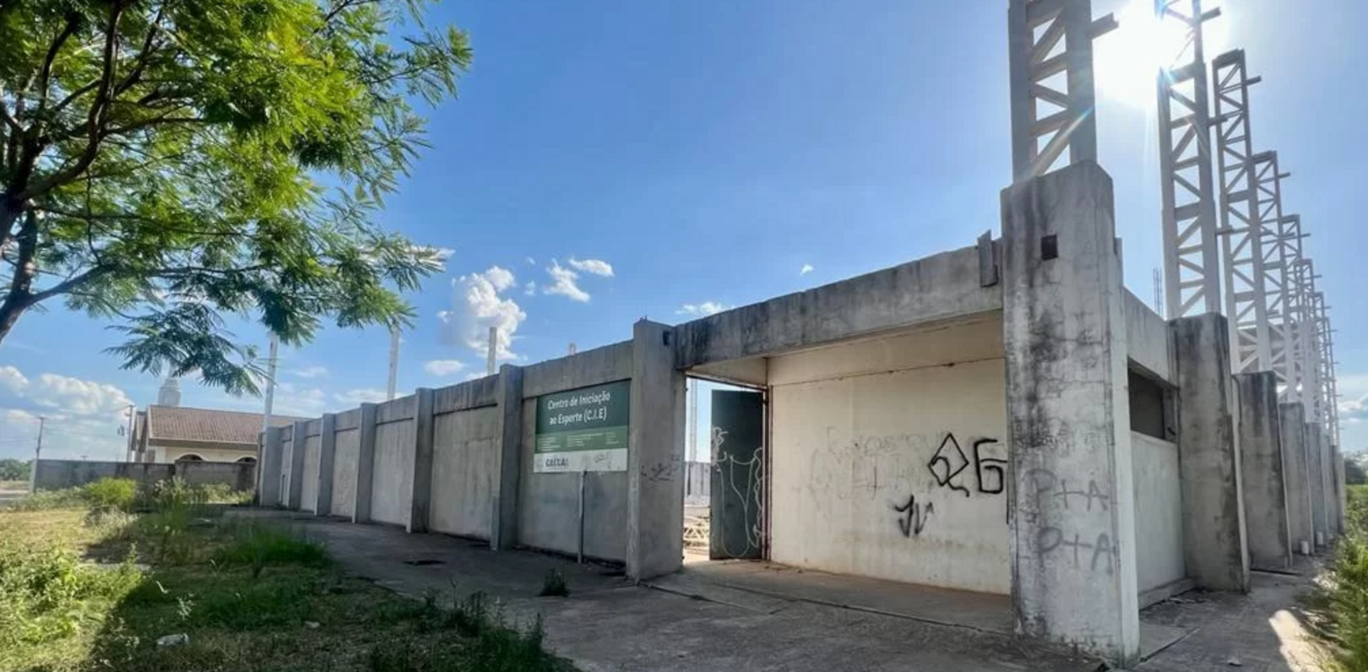 OAB Barro Preto - Centro de Educacional Esportivo está se deteriorando há oito anos