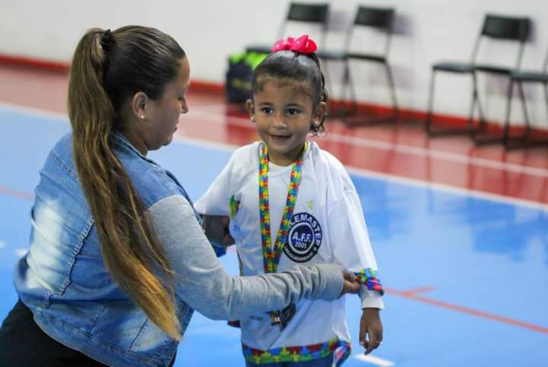 OAB Barro Preto - Mãe mostra o dia a dia da filha com autismo nas redes sociais