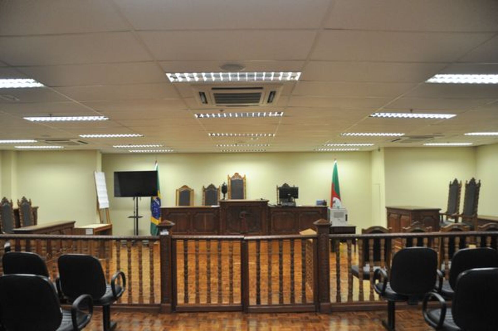 OAB Barro Preto - Equipes trabalham 24 horas por dia na recuperação do Km 132 da BR 290