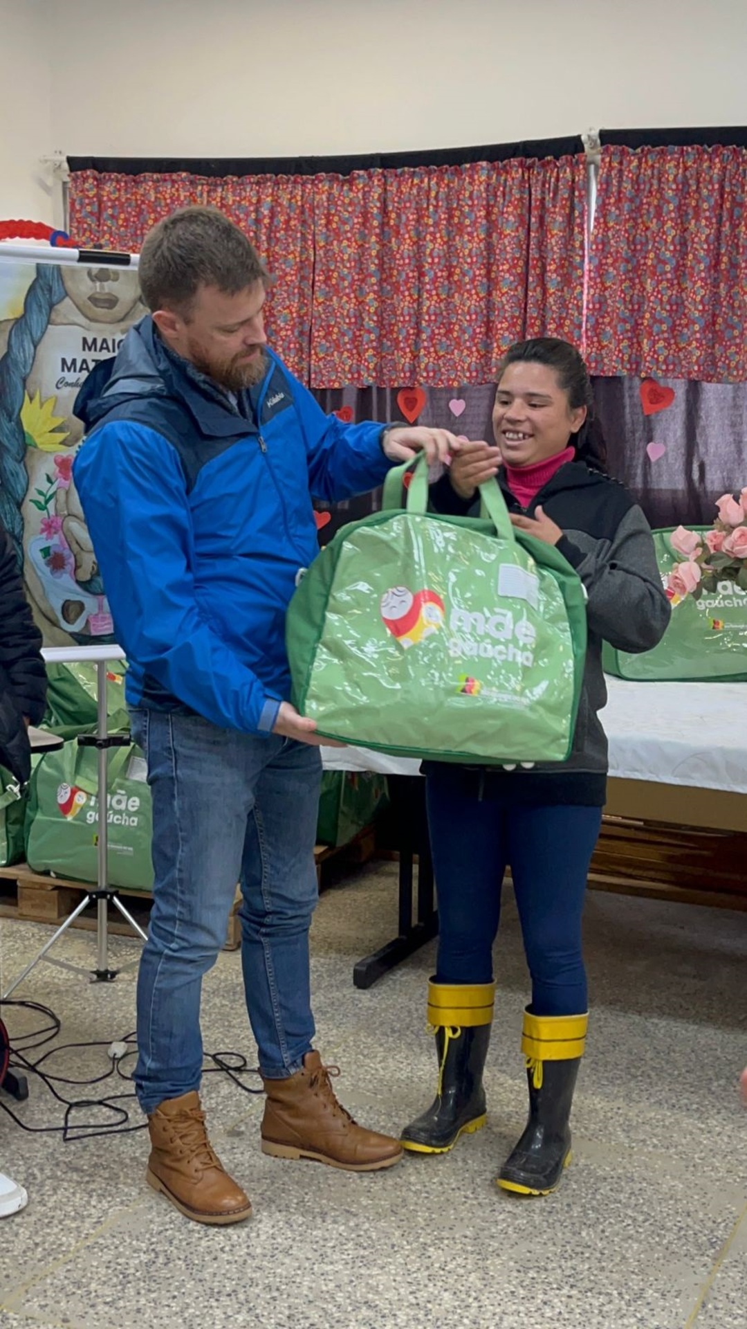 OAB Barro Preto - Município entrega kits do Mãe Gaúcha para gestantes