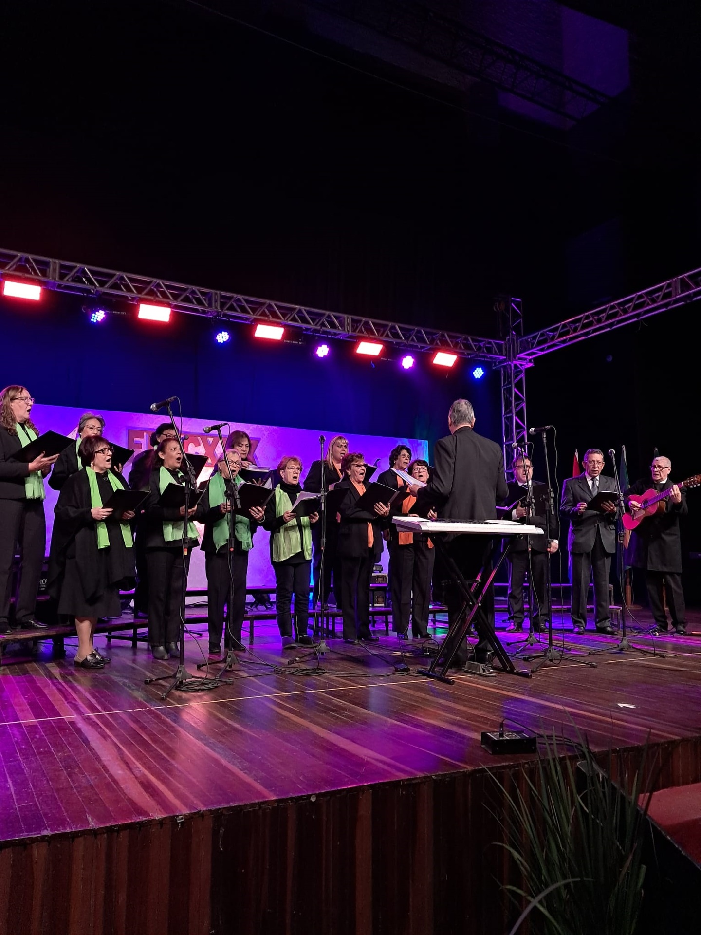 OAB Barro Preto - Festival de Corais reuniu centenas de pessoas no teatro