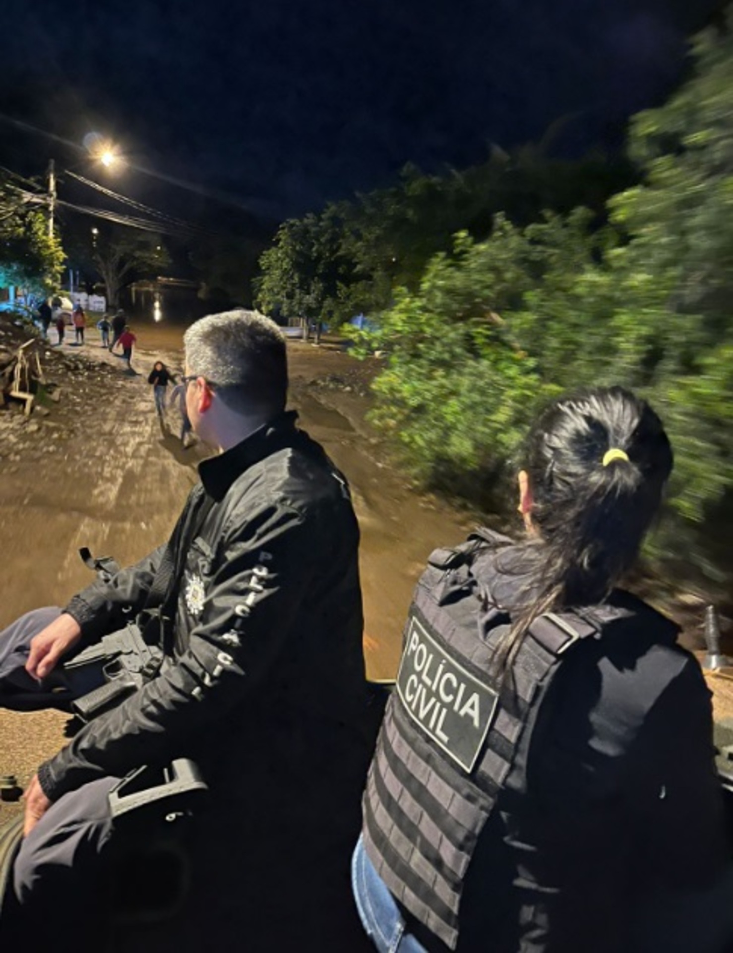 OAB Barro Preto - Exército e polícias realizam ações em áreas alagadas