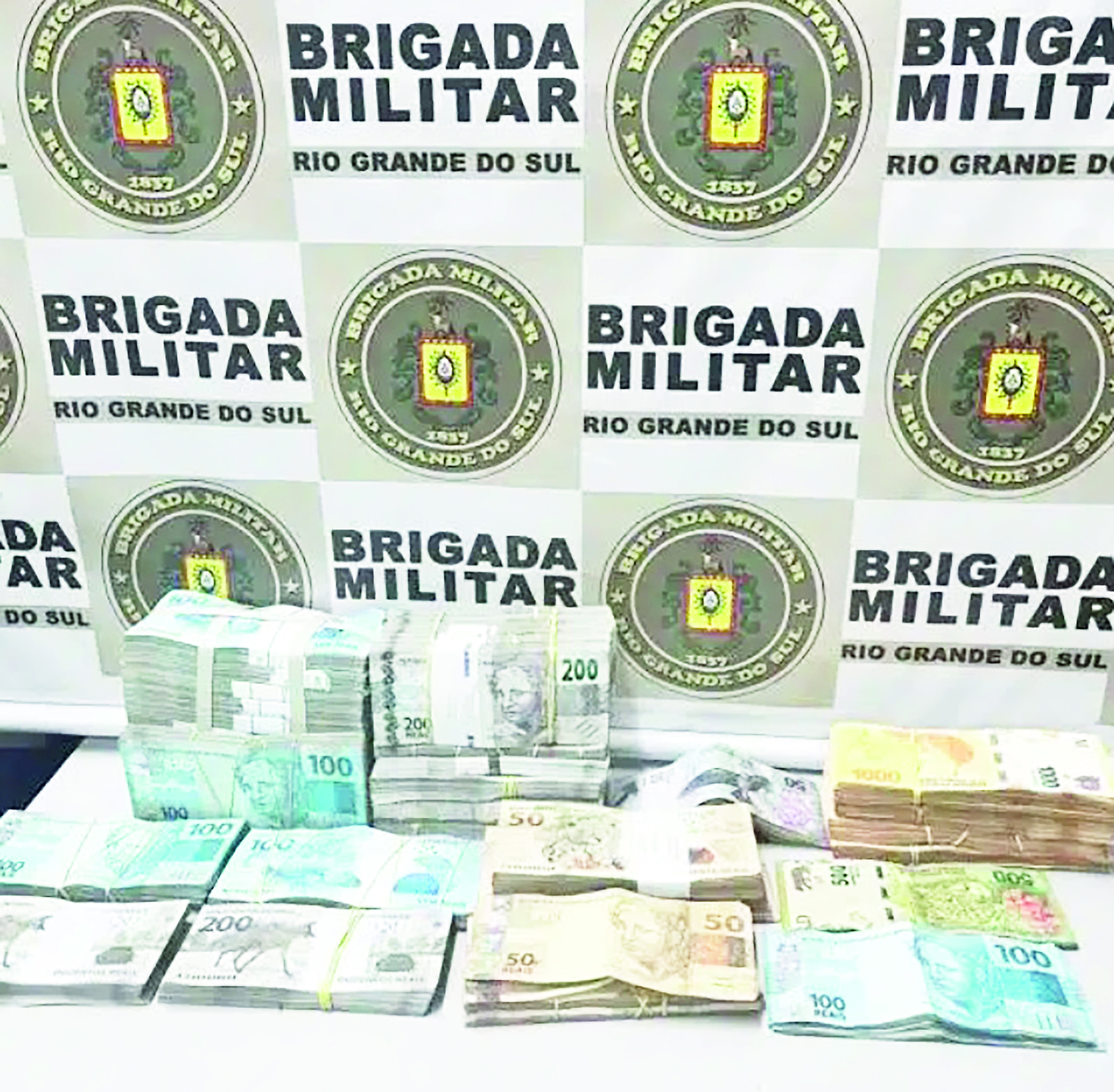 OAB Barro Preto - Homens são presos com cerca de R$ 400 mil a caminho de Uruguaiana