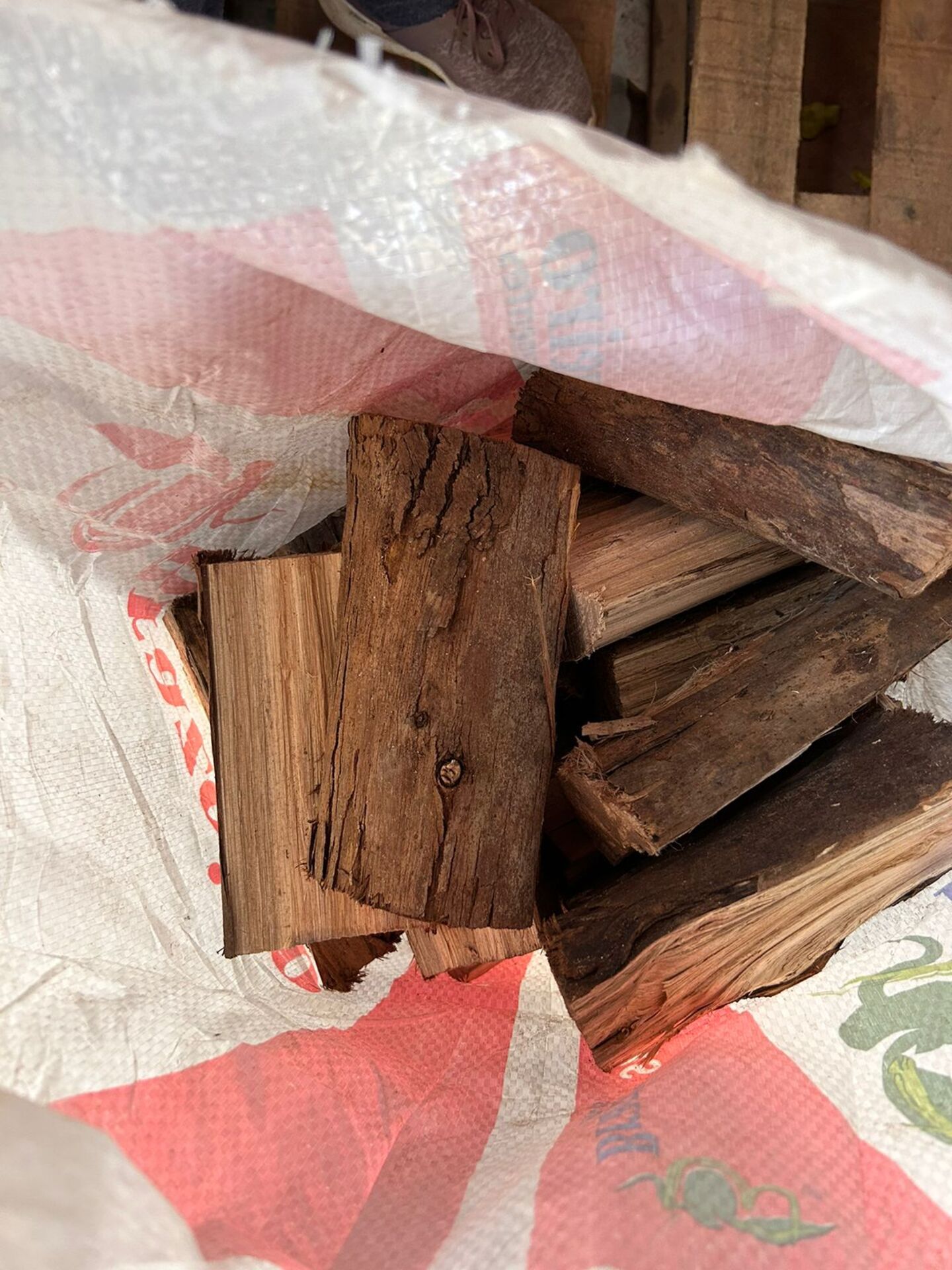 OAB Barro Preto - “Mercado da lenha” movimenta o município durante o frio