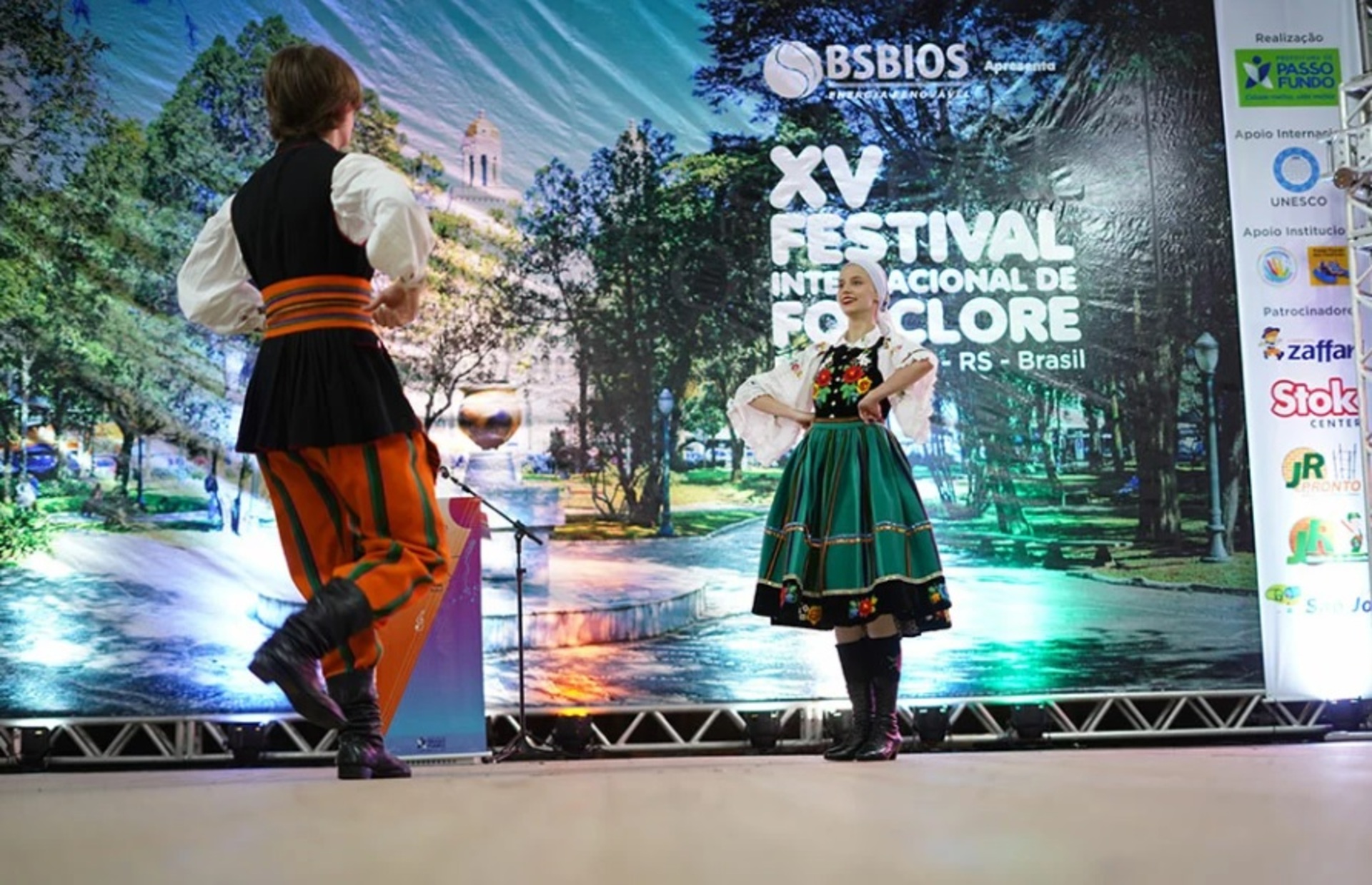 OAB Barro Preto - Festival Internacional de Folclore ocorre de 9 a 17 de agosto