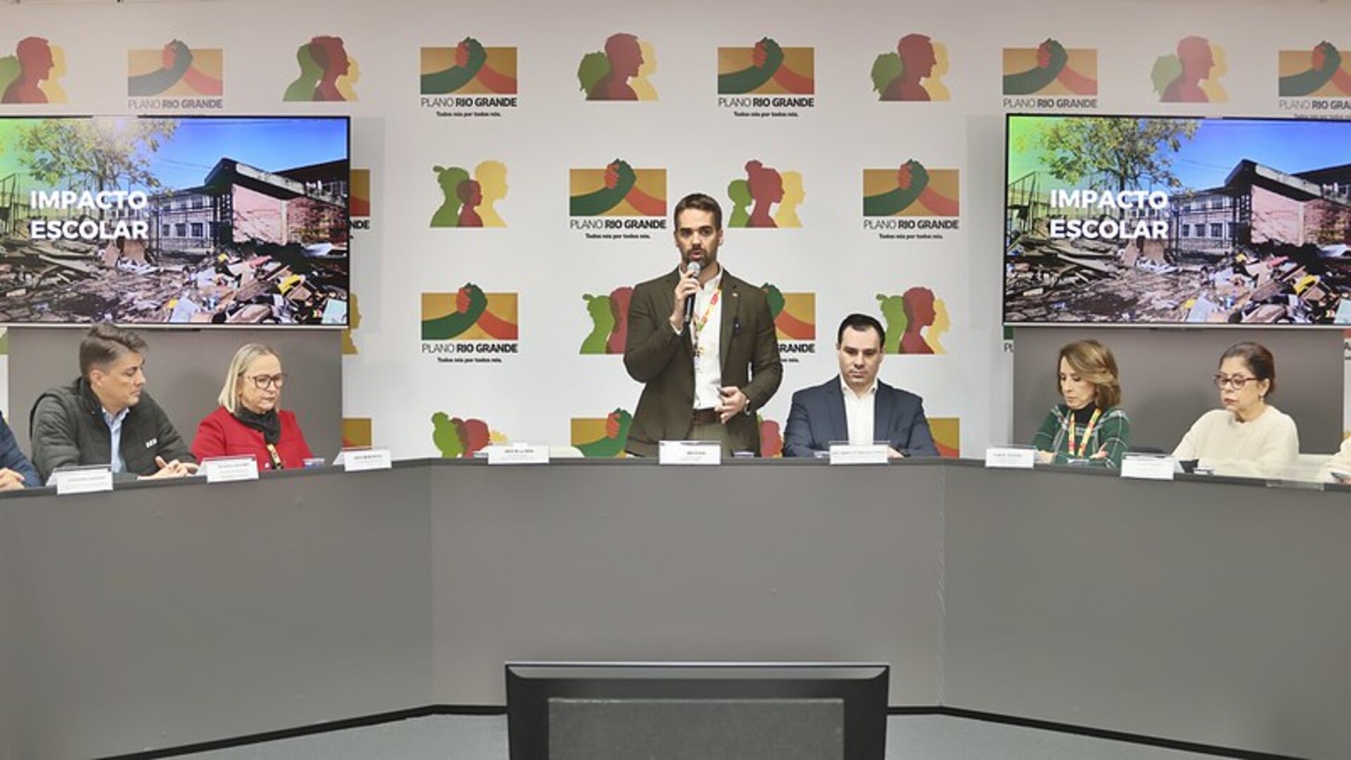 OAB Barro Preto - Estado descarta recuperar aulas perdidas em 2024