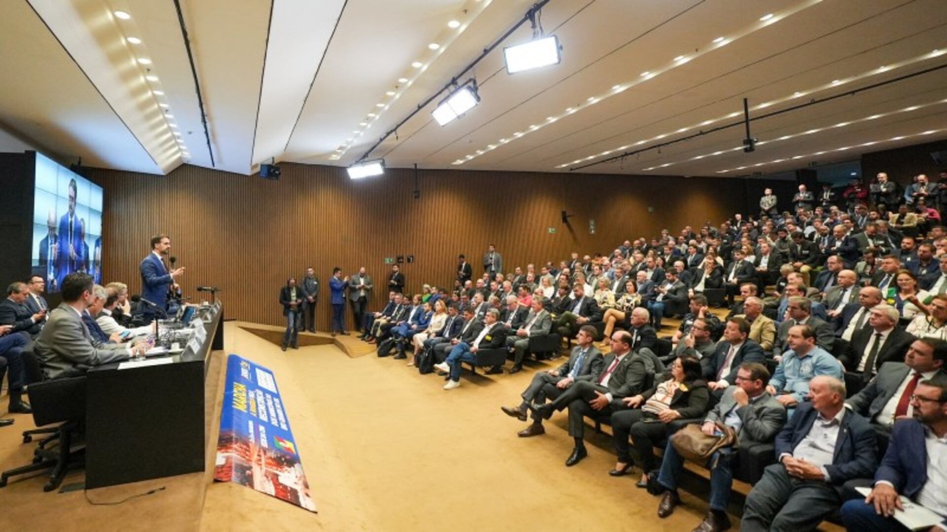 OAB Barro Preto - Governador busca recomposição das perdas sofridas pelo Estado