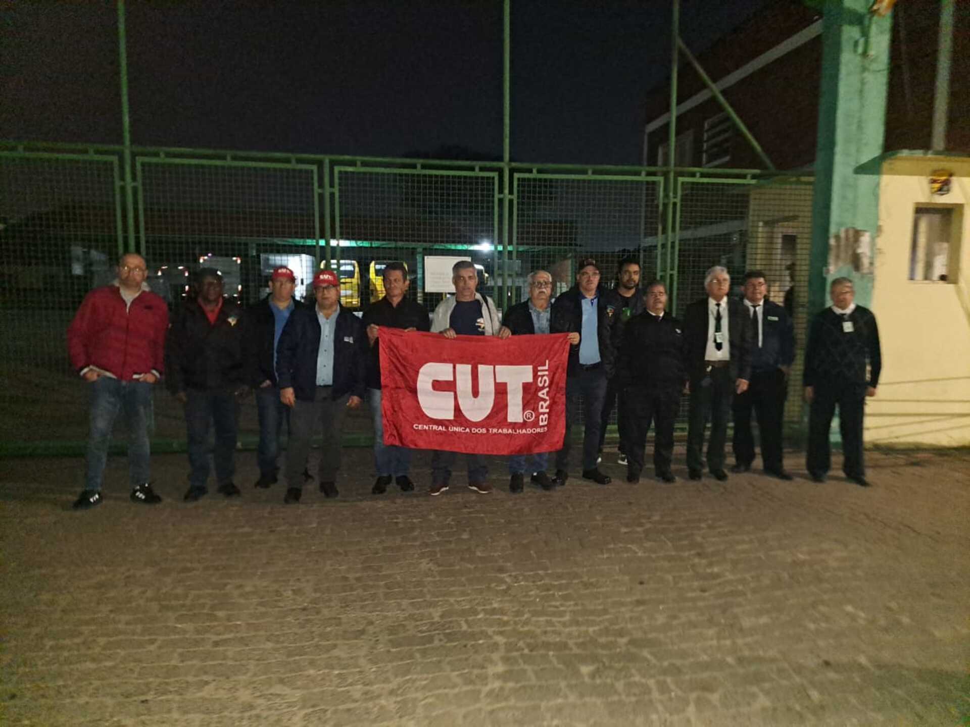 OAB Barro Preto - Trabalhadores rodoviários paralisam operações em Uruguaiana