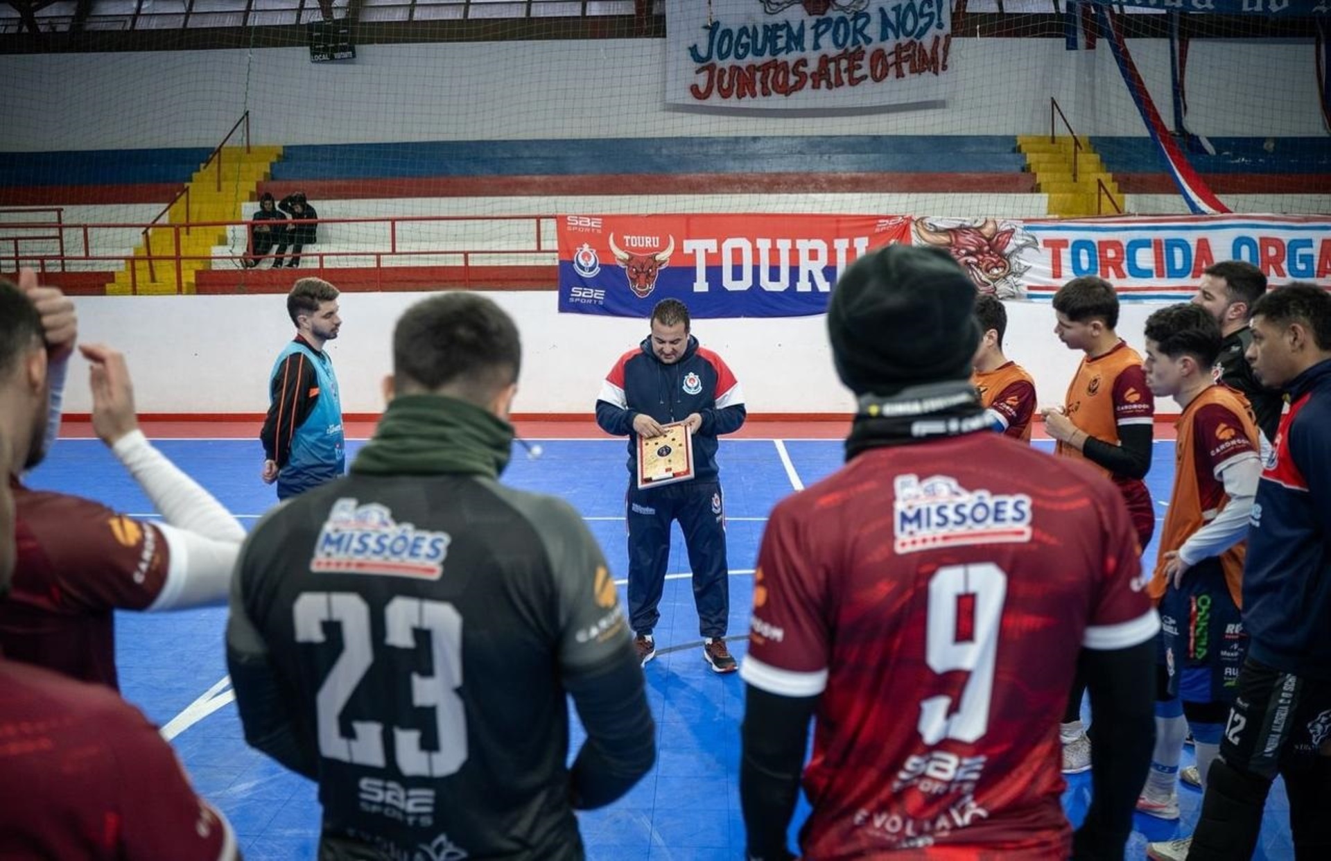 OAB Barro Preto - AEU recebe a AMF de olho nas primeiras colocações