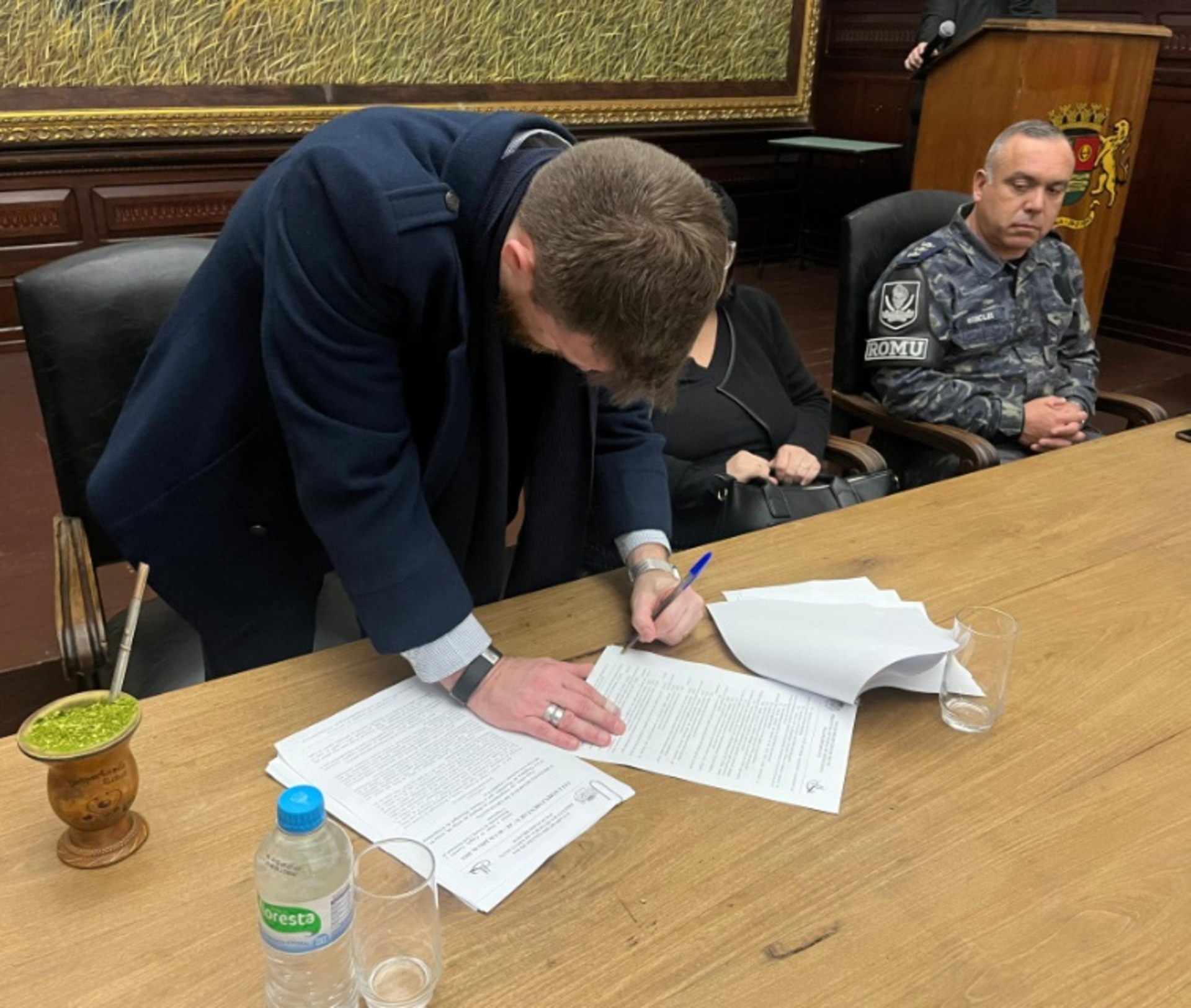 OAB Barro Preto - PREFEITO ASSINA PLANO DE CARREIRA DA GUARDA MUNICIPAL