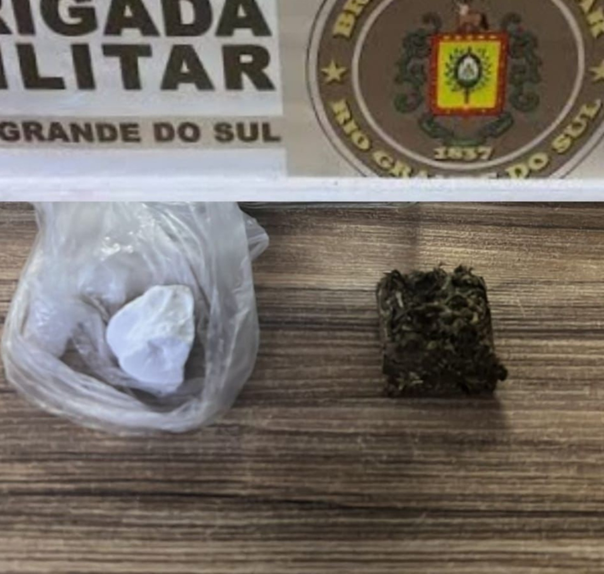 OAB Barro Preto - Homem é preso com drogas próximo à escola João Fagundes