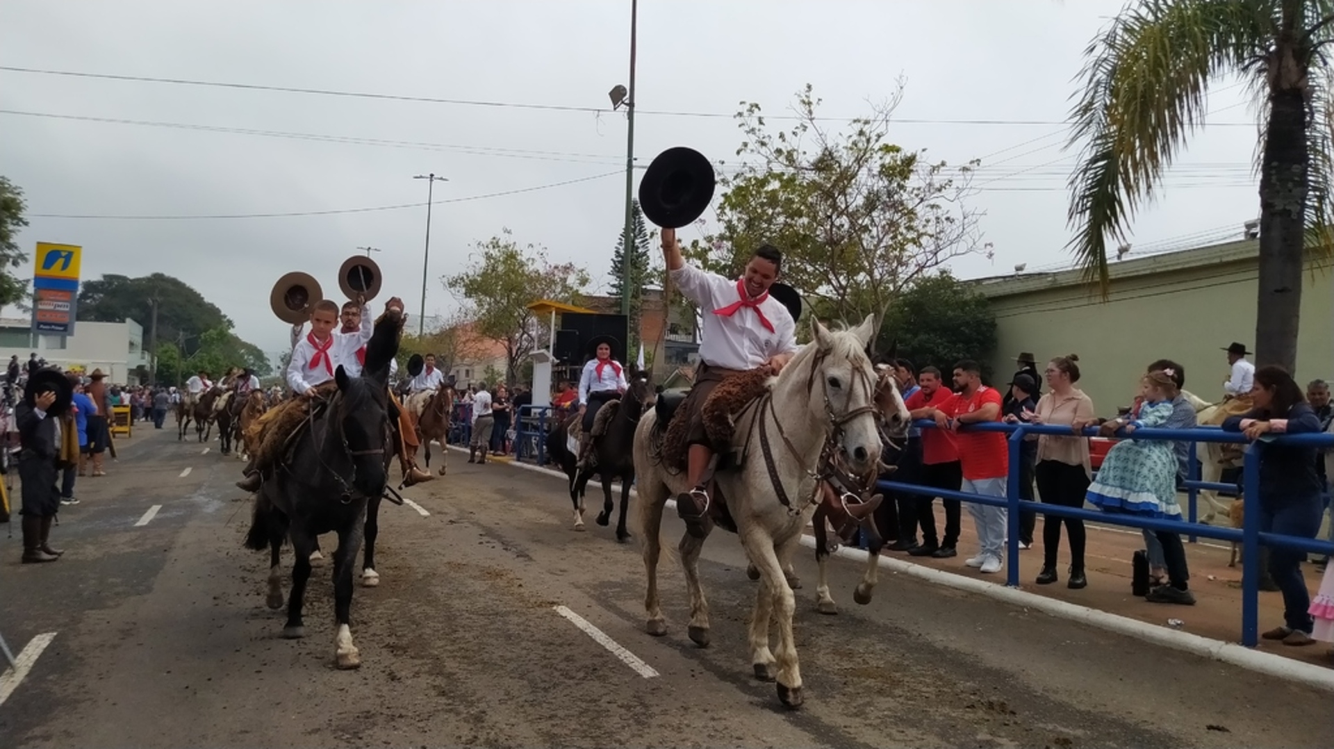 OAB Barro Preto - Comissão Organizadora confirma desfiles da Semana Farroupilha