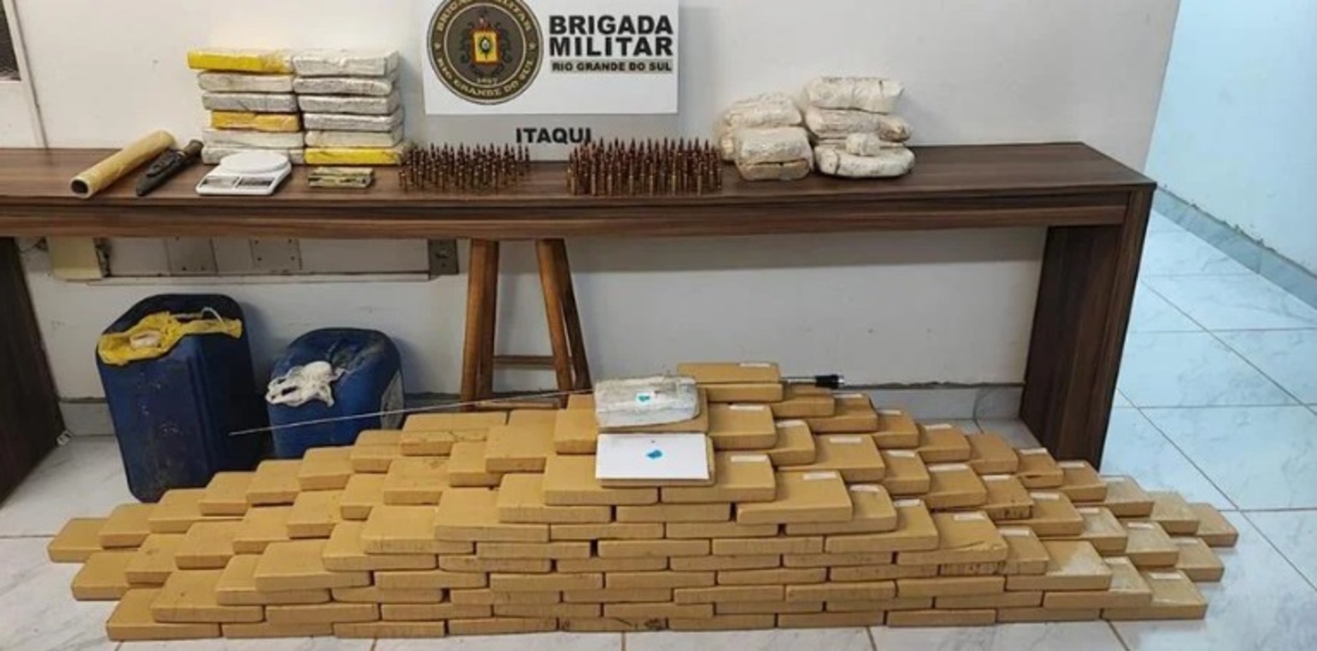 OAB Barro Preto - BRIGADA APREENDE MAIS DE 220 QUIILOS DE COCAÍNA EM ITAQUI