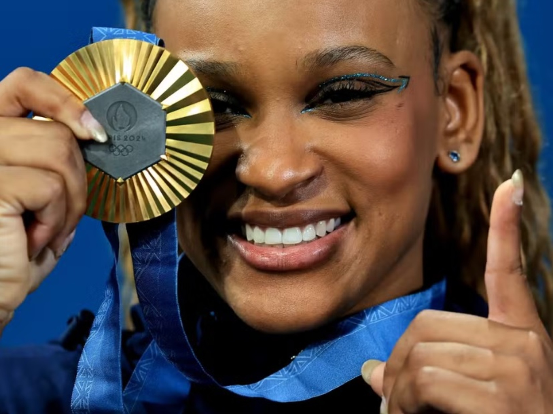 OAB Barro Preto - Rebeca Andrade é ouro no solo em Paris