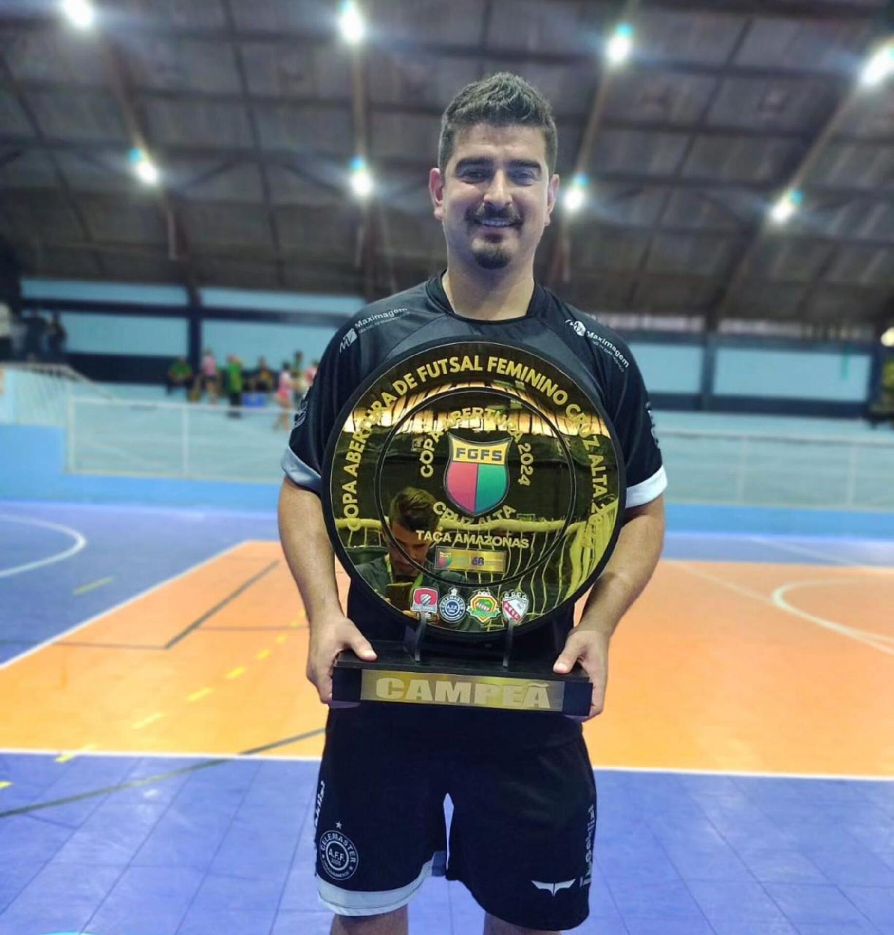 OAB Barro Preto - Uruguaianenses são homenageados pela Federação Internacional de Educação Física