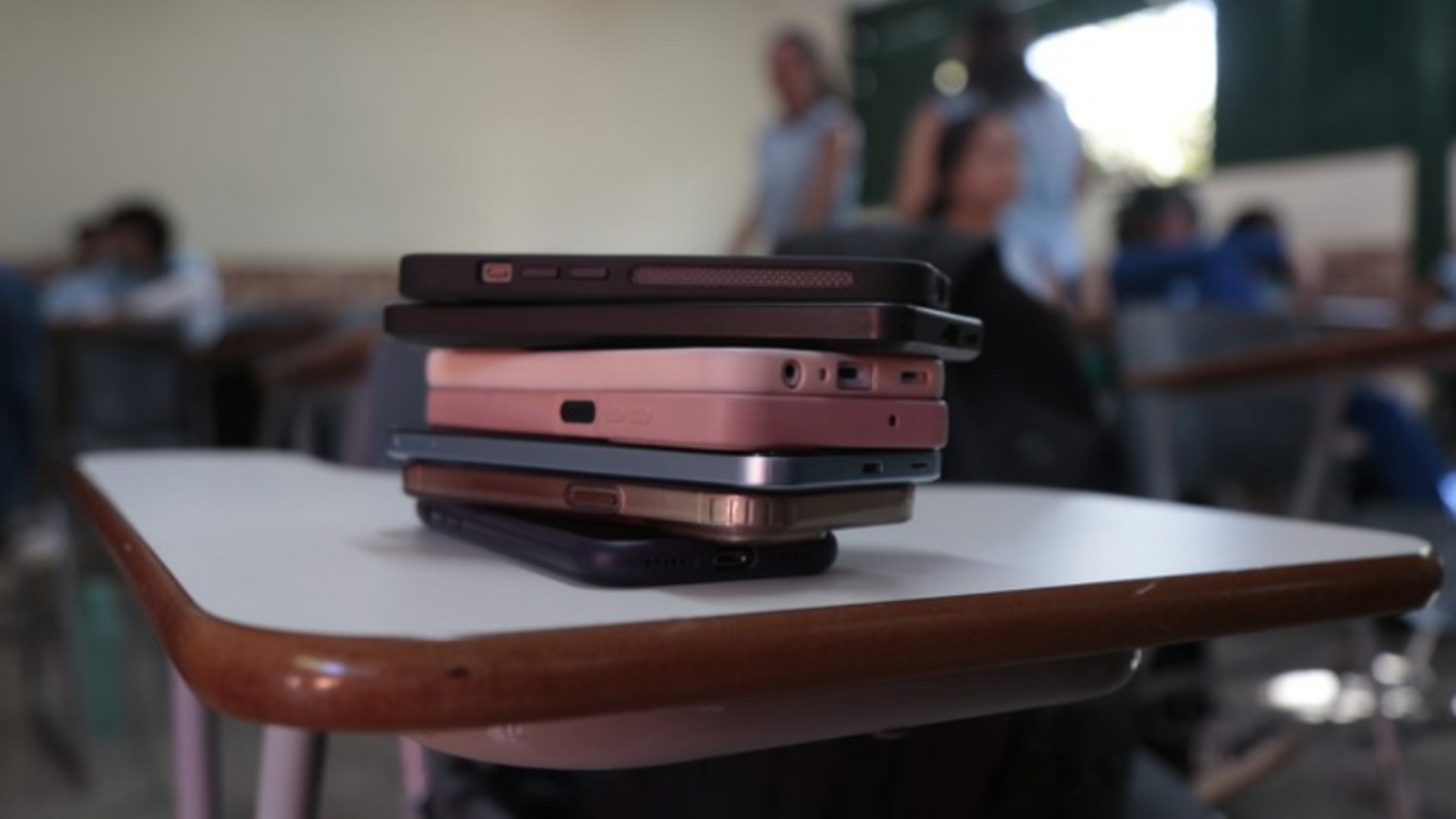 OAB Barro Preto - Conselho de Educação publica diretrizes para uso de celulares nas escolas