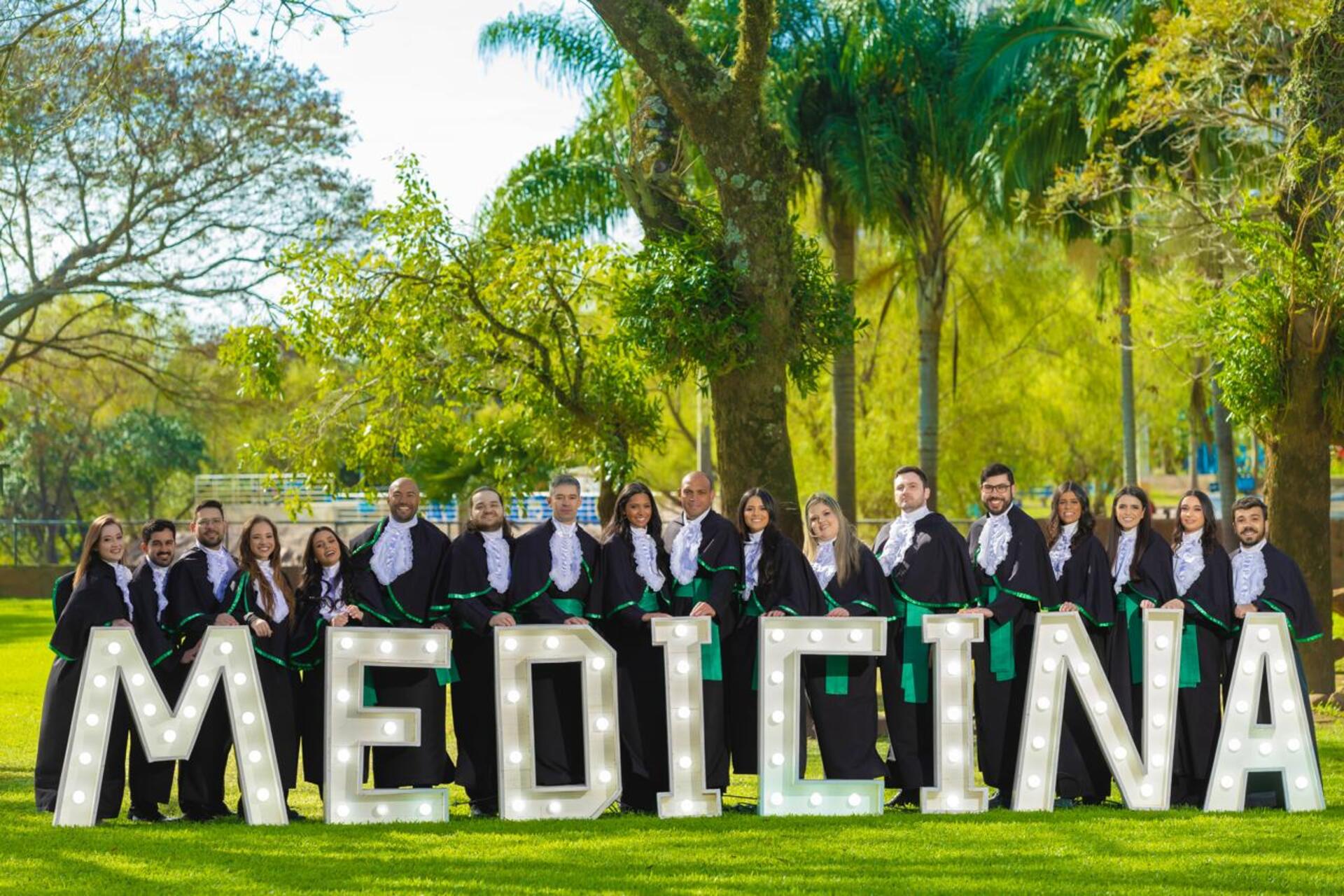 OAB Barro Preto - Unipampa forma 24 novos médicos