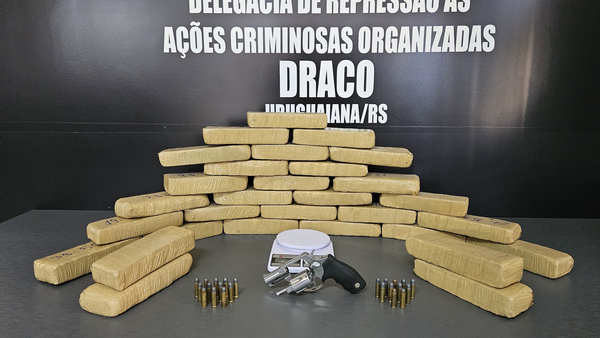 OAB Barro Preto - Draco prende grupo que traficava drogas