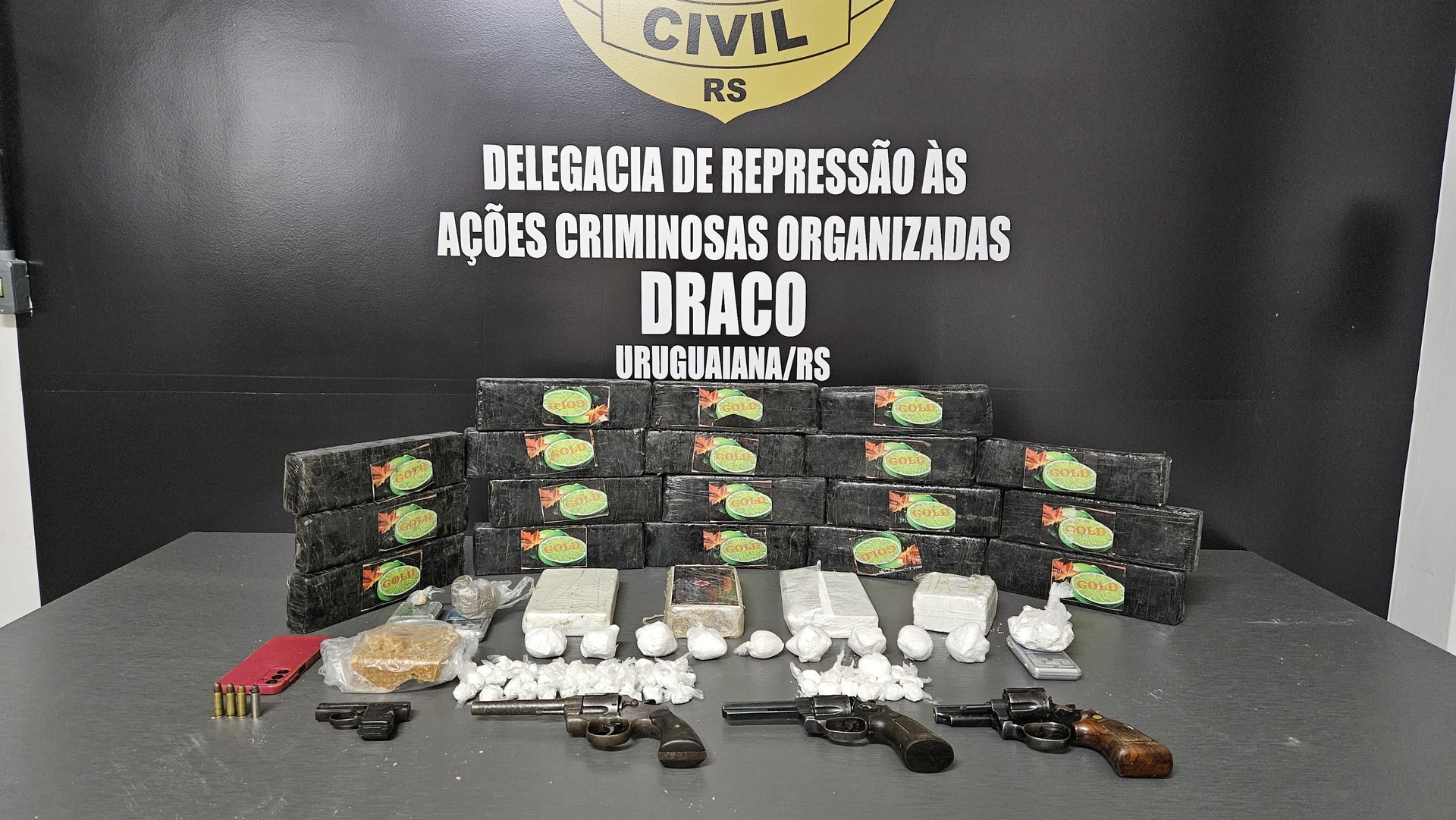 OAB Barro Preto - Draco apreende mais de 20 kg de drogas