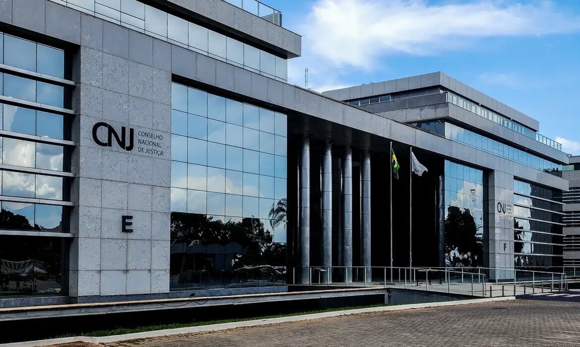 OAB Barro Preto - CNJ restringe benefícios retroativos a juízes e servidores
