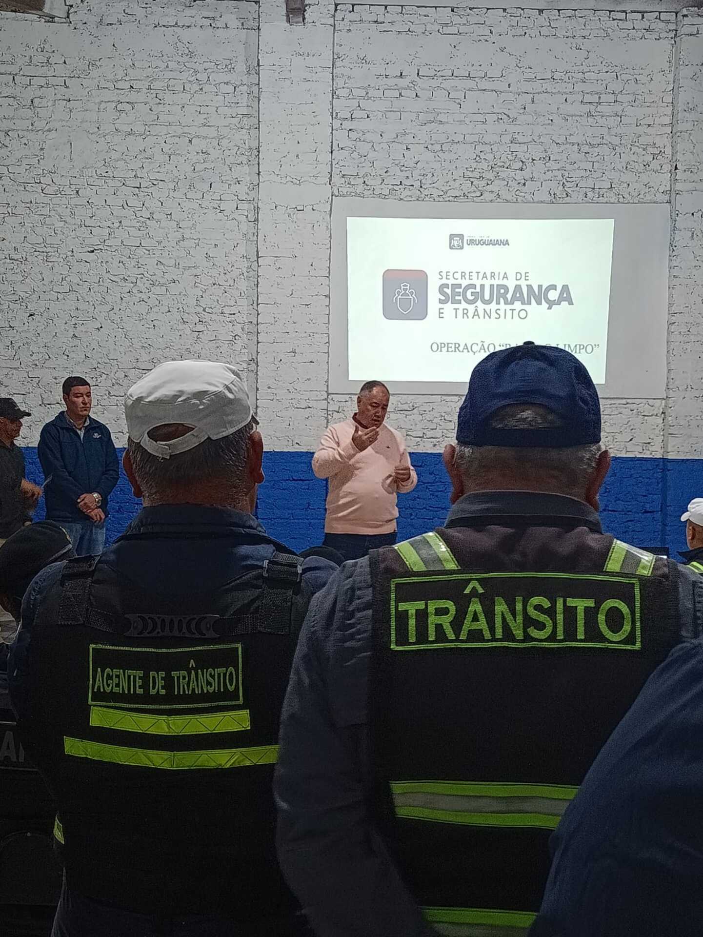 OAB Barro Preto - Operação recolhe veículos abandonados no município