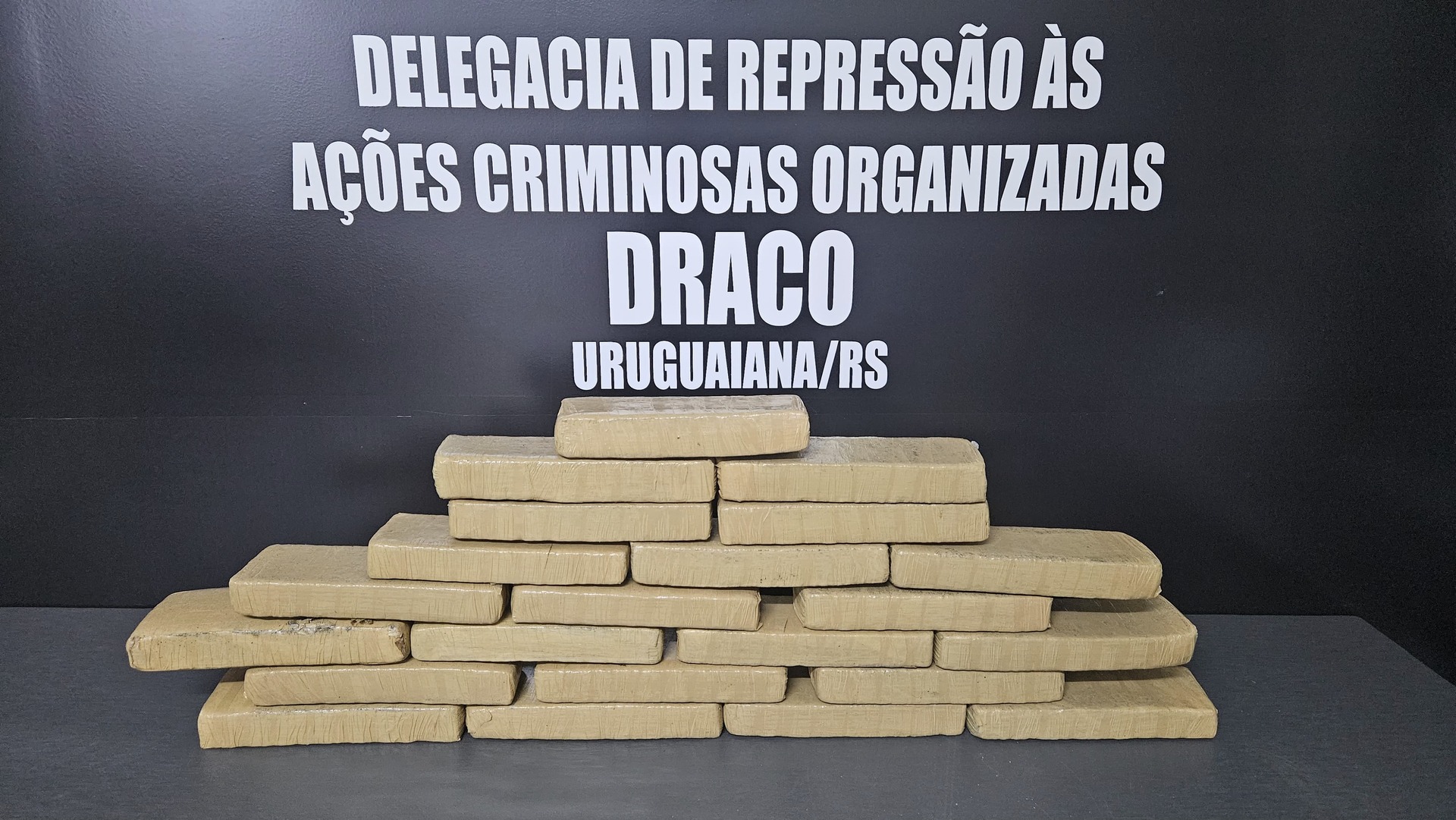 OAB Barro Preto - Três pessoas presas por tráfico no bairro Hípica