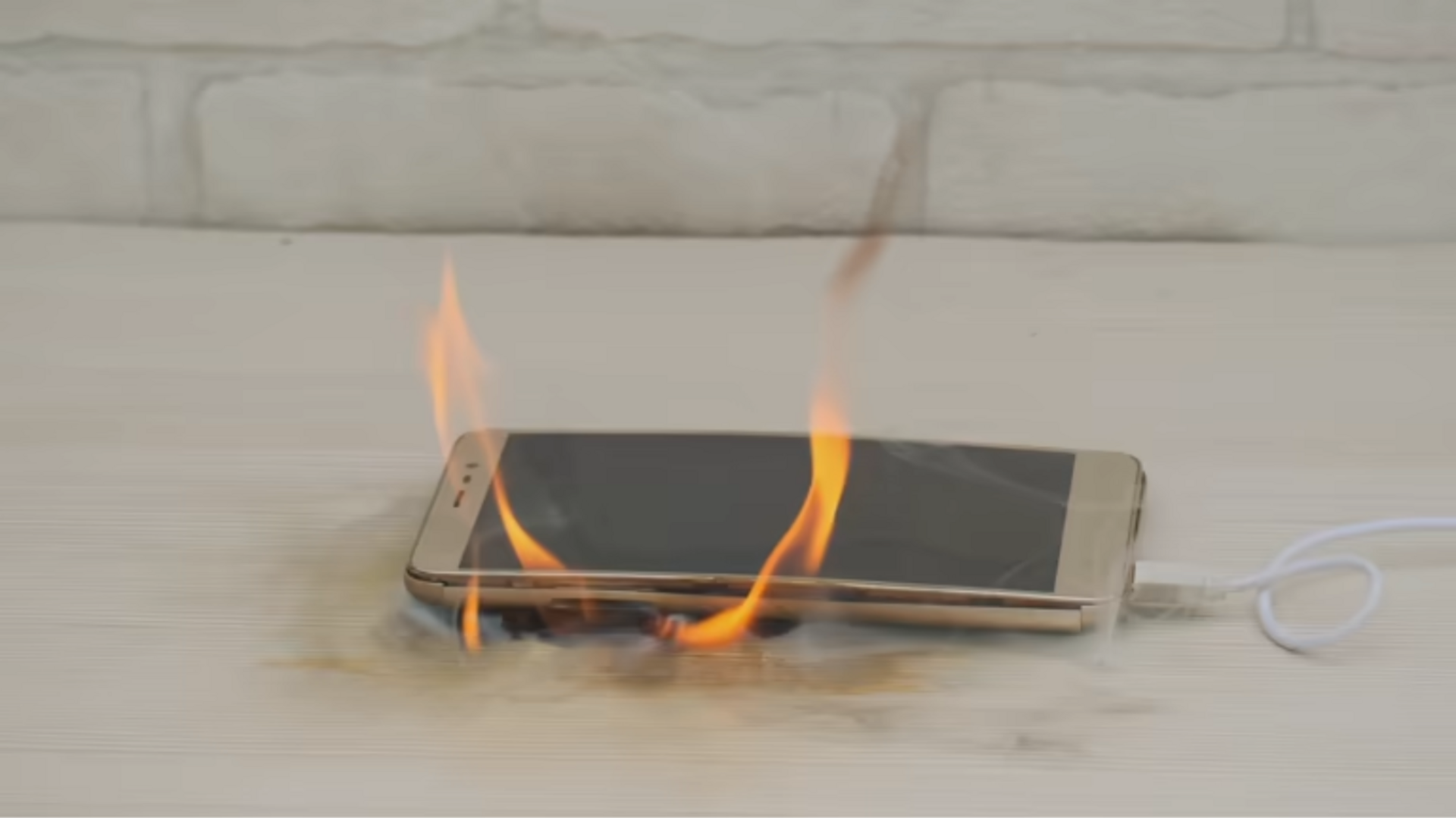 OAB Barro Preto - Celular provoca fogo em casa no Cabo Luiz Quevedo