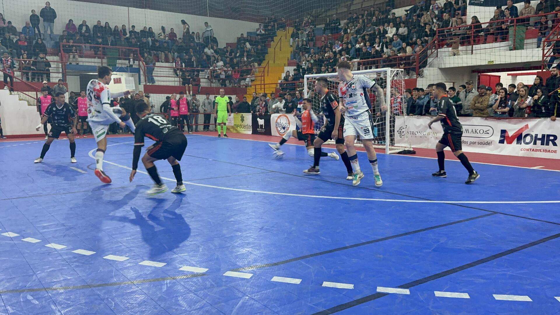 OAB Barro Preto - Uruguaianense reencontra a vitória com atuação de gala no primeiro tempo