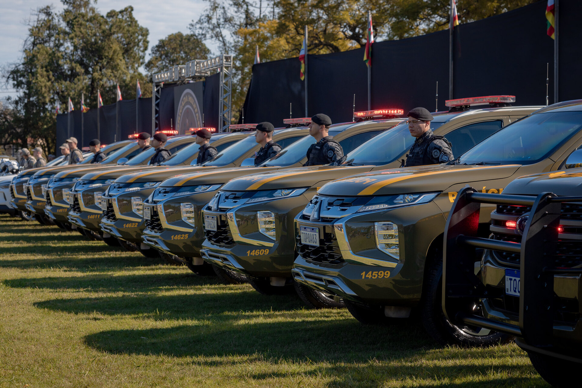 OAB Barro Preto - Brigada Militar em Uruguaiana recebe 13 novas viaturas