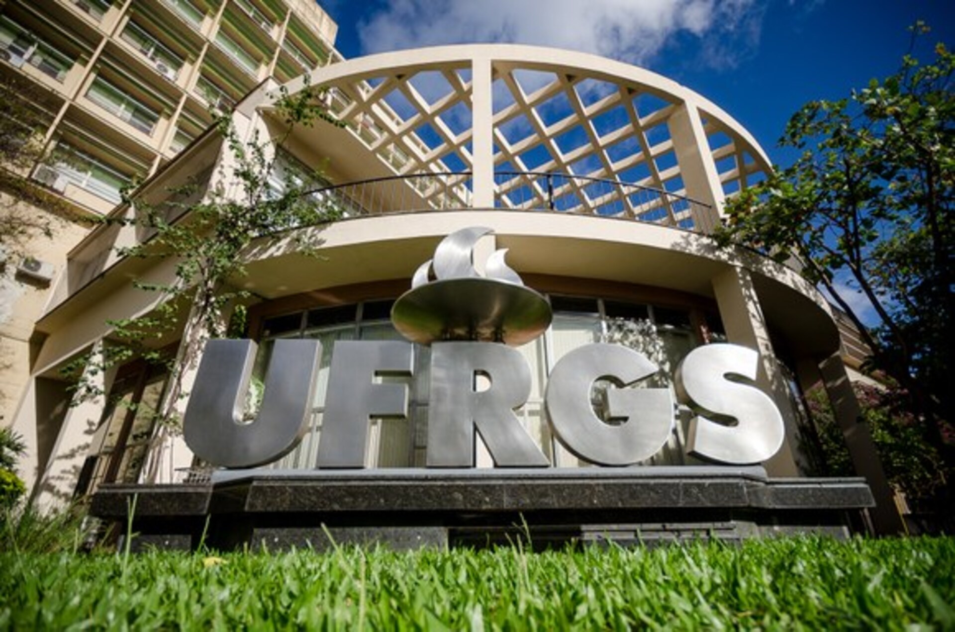 OAB Barro Preto - UFRGS seleciona avaliadores de redação para próximo vestibular