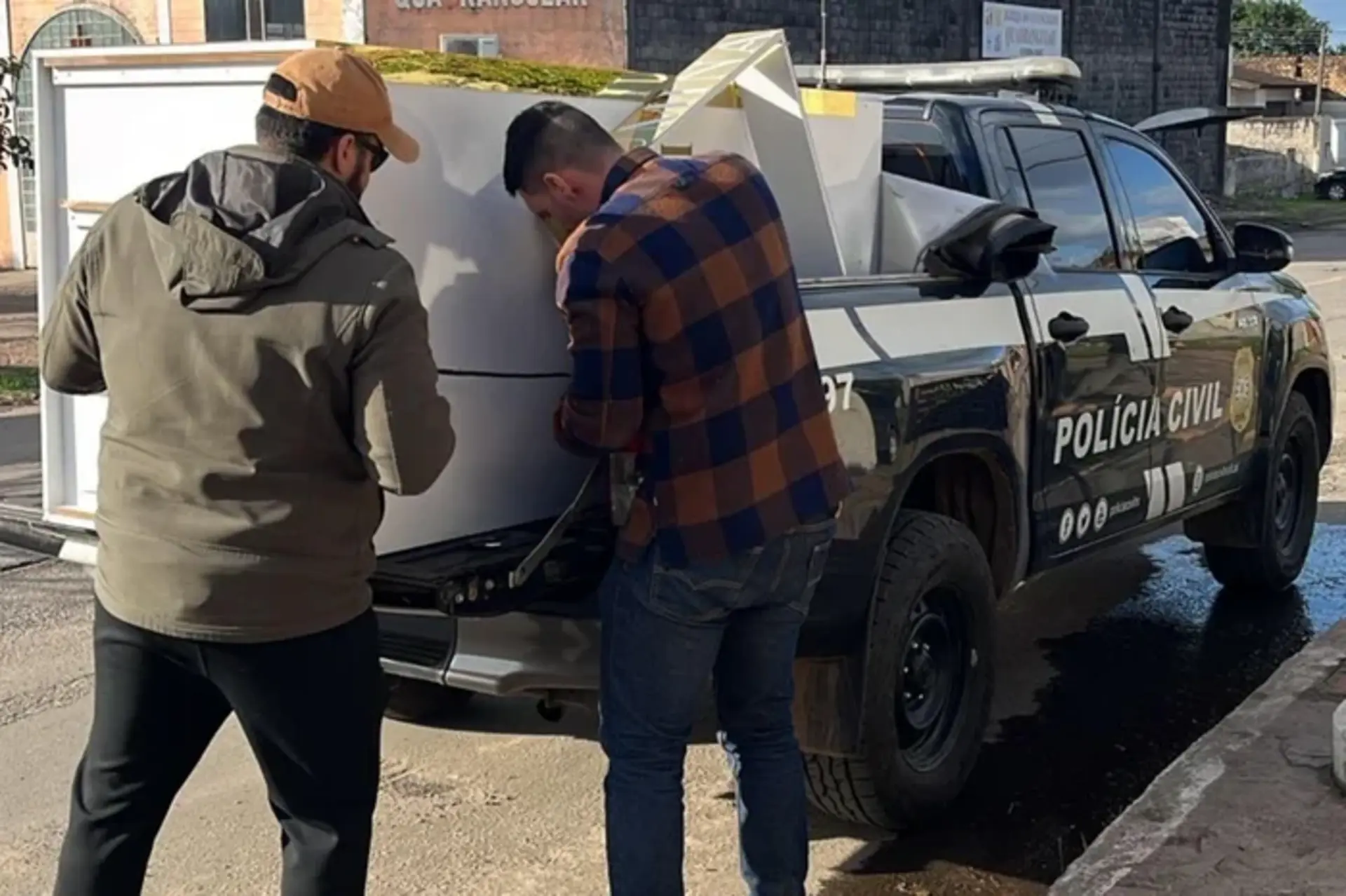 OAB Barro Preto - Proprietária de estética é presa por oferecer bronzeamento artificial