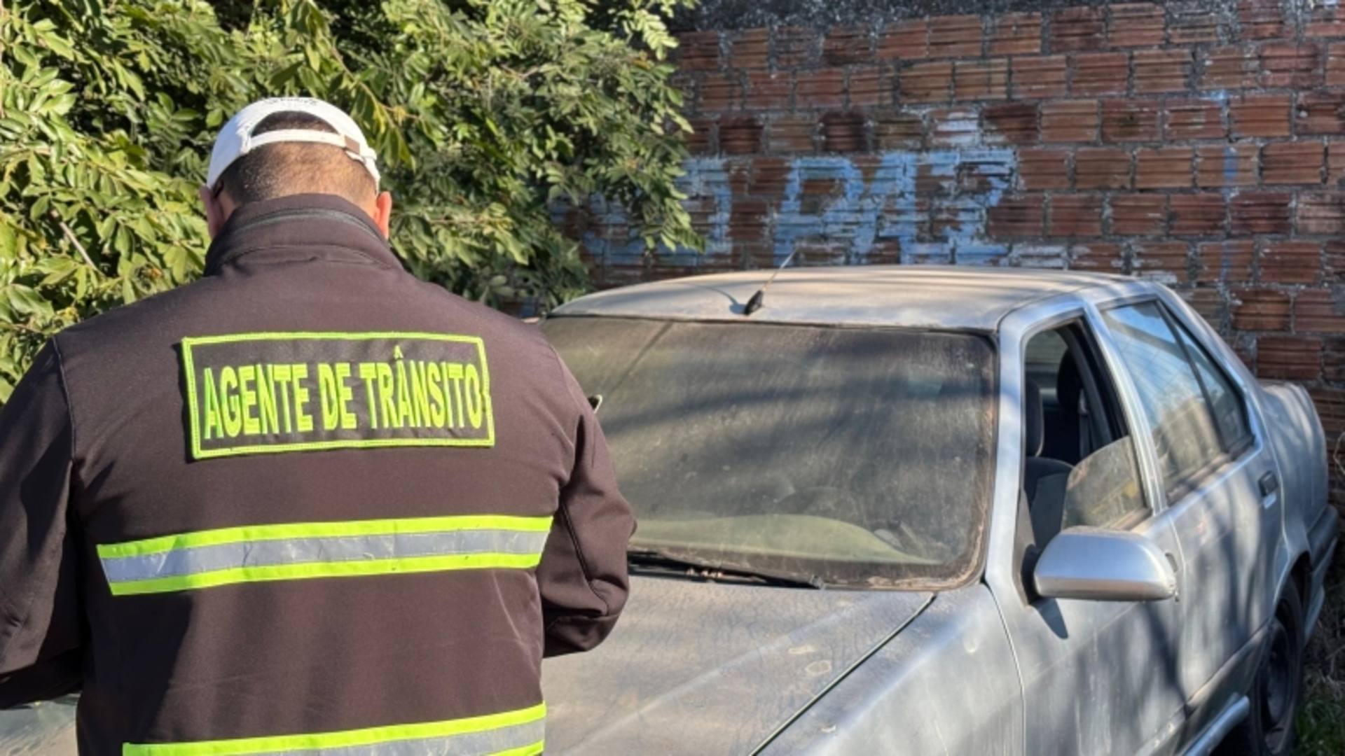 OAB Barro Preto - Nove veículos abandonados são removidos em nova fase de operação