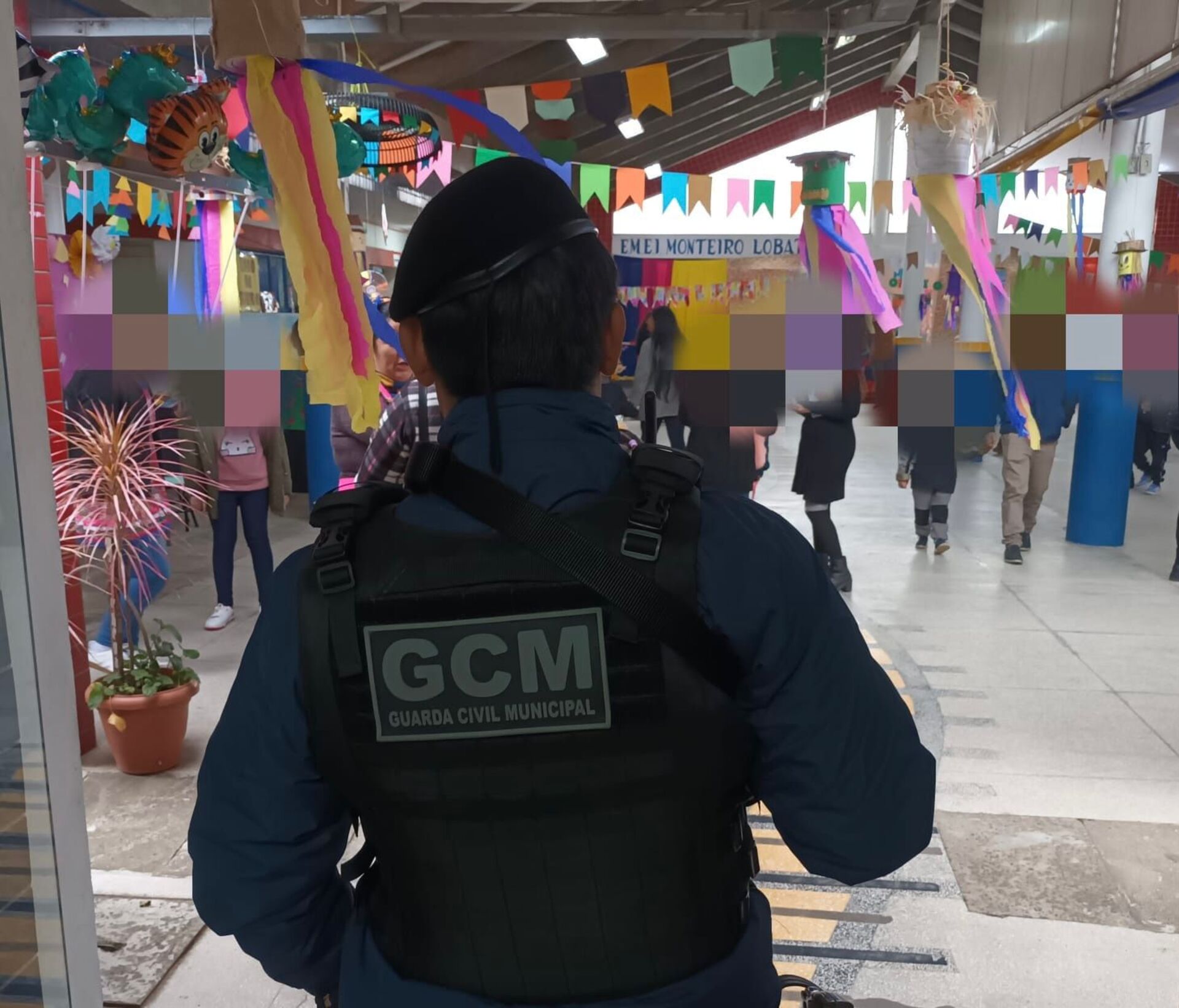 OAB Barro Preto - Réplica de arma causa tensão em festa julina escolar