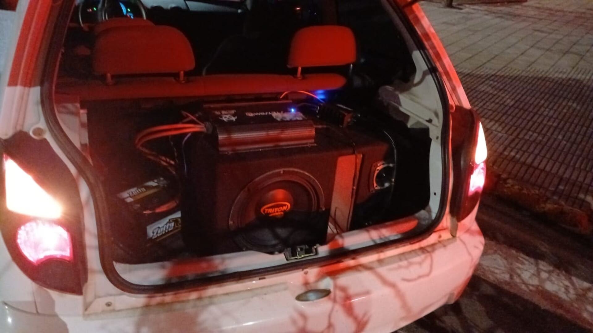 OAB Barro Preto - Veículo com som alto é apreendido durante operação no centro