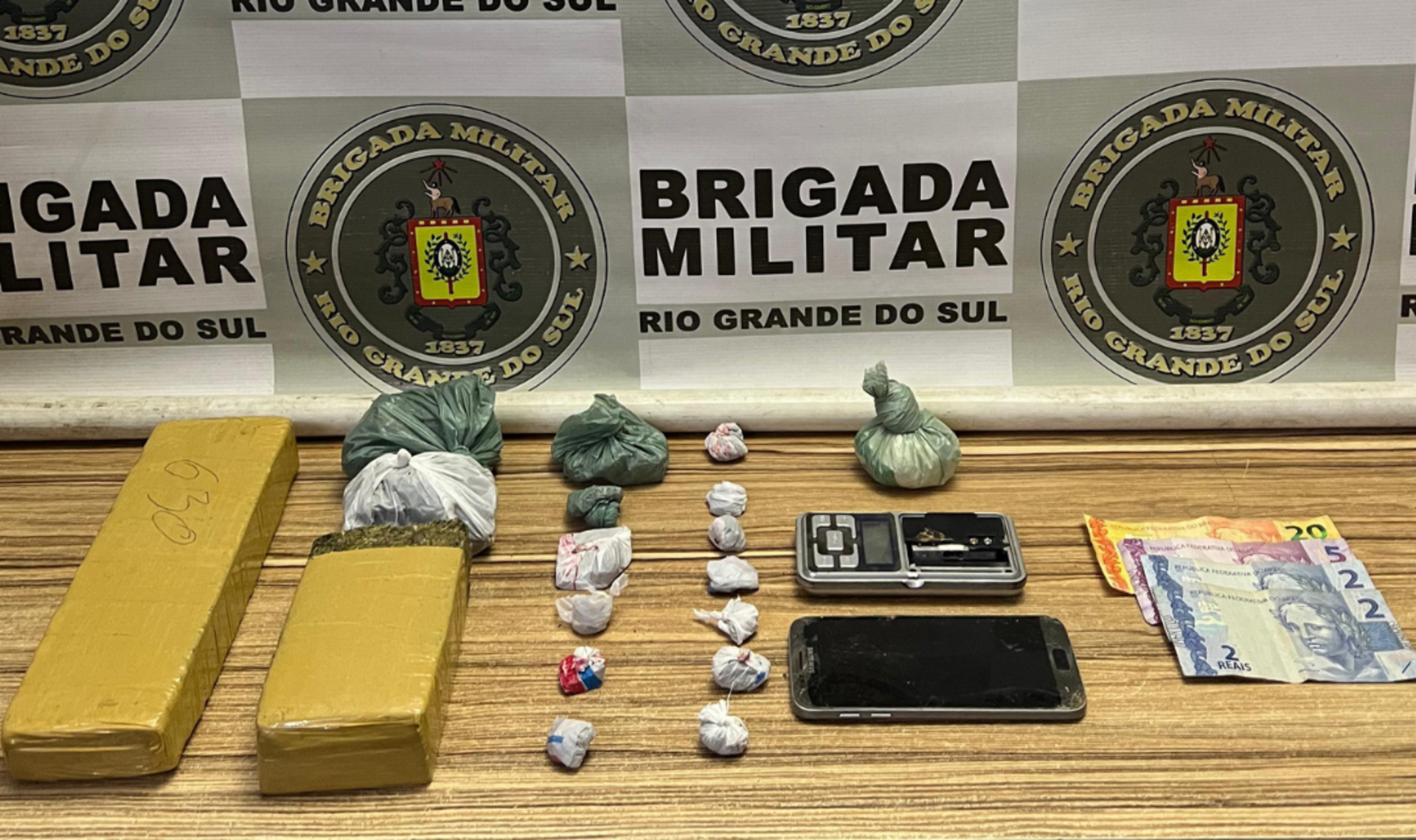 OAB Barro Preto - Homem é preso por tráfico de drogas no Nova Esperança II