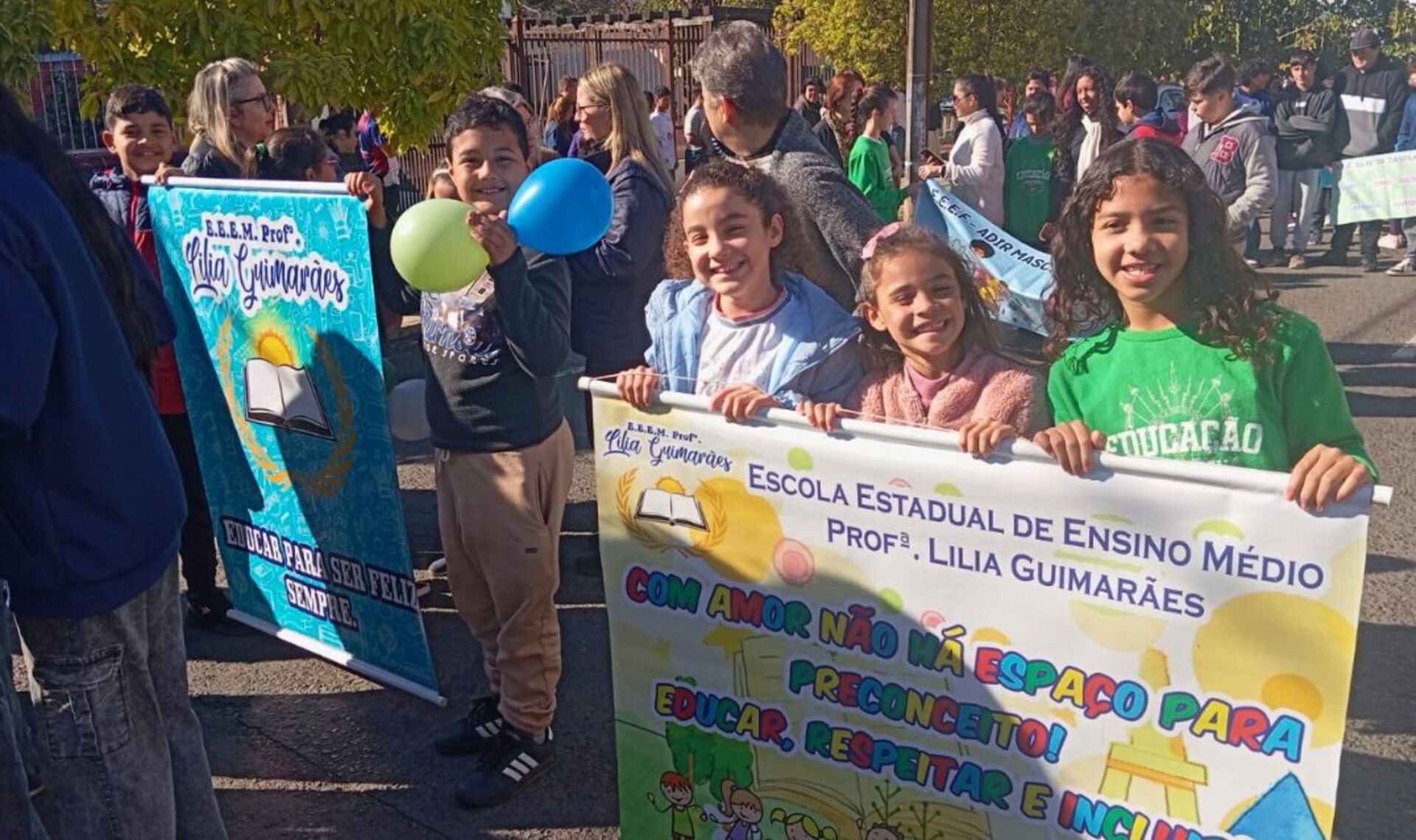 OAB Barro Preto - Comunidade escolar realiza Caminhada Inclusiva em Uruguaiana