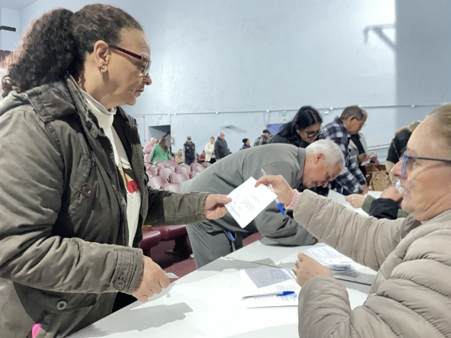 OAB Barro Preto - Entregues 180 autorizações para o Mutirão de Catarata