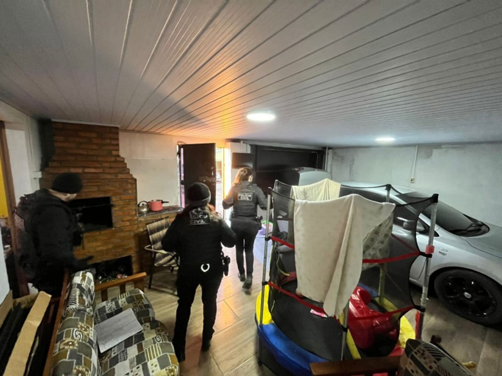 OAB Barro Preto - Polícia Civil prende seis pessoas por tráfico de drogas