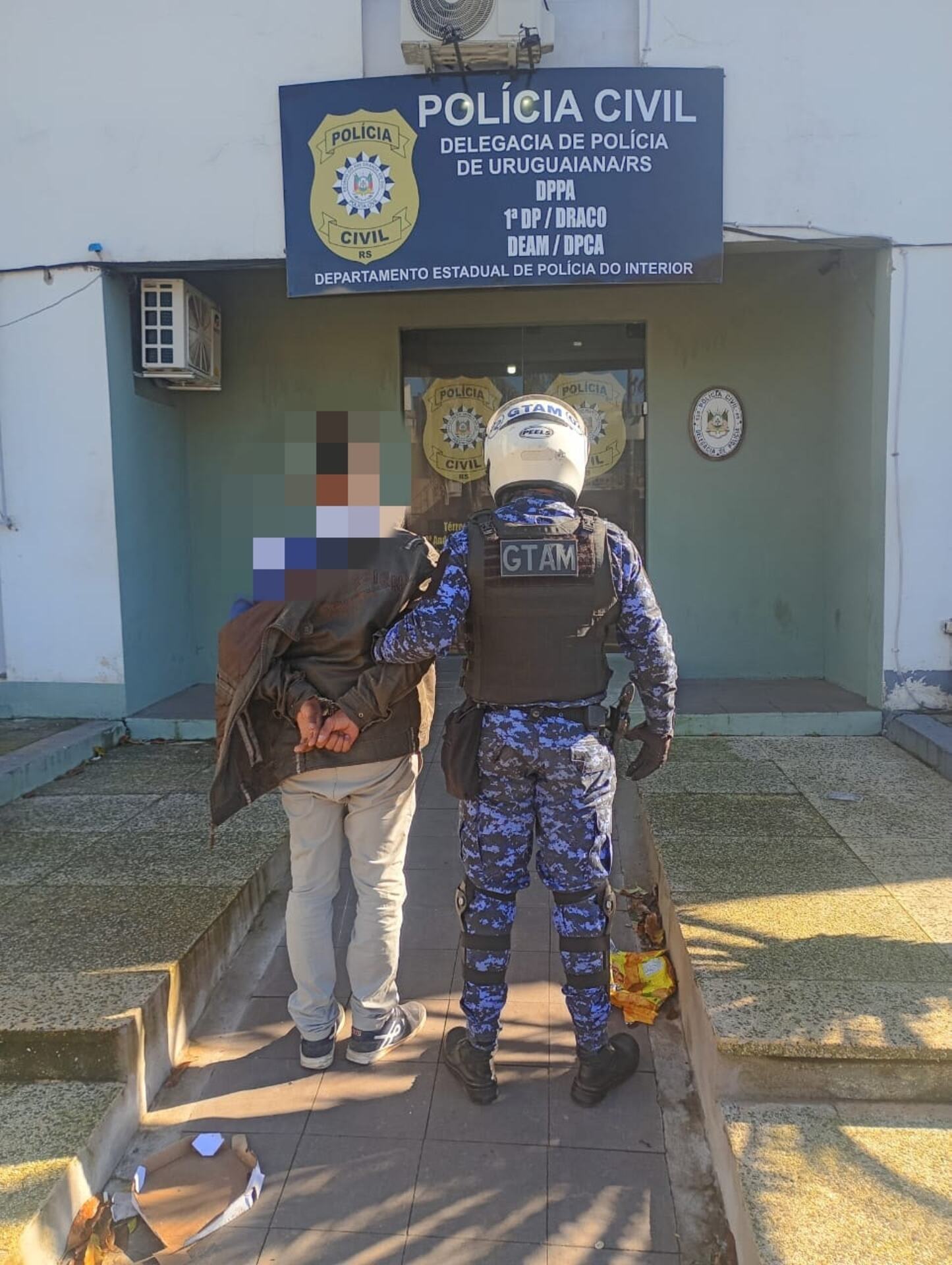 OAB Barro Preto - Motorista é preso em flagrante por embriaguez após colidir em muro