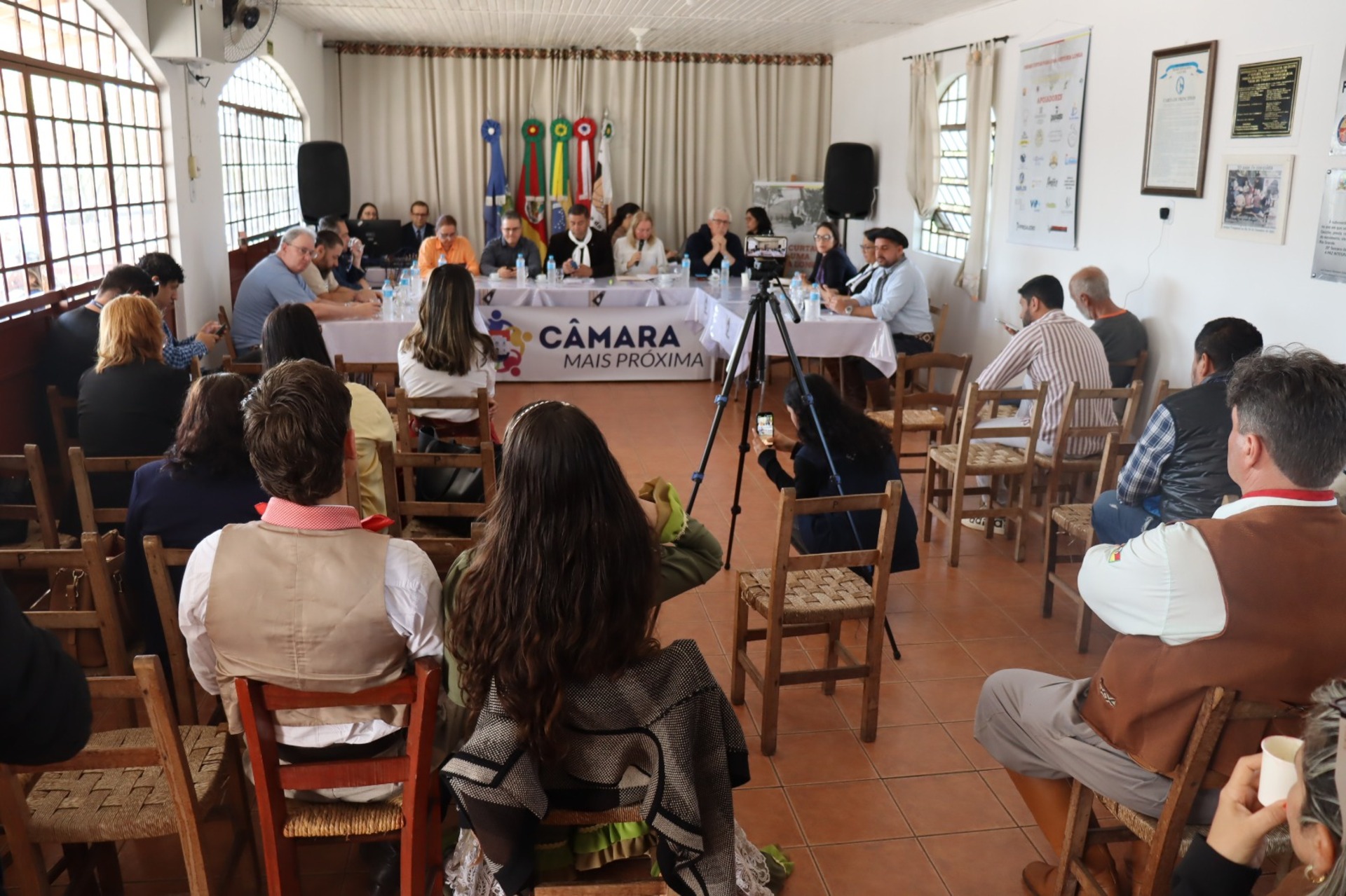 OAB Barro Preto - Legislativo leva sessão plenária à Praça Farroupilha