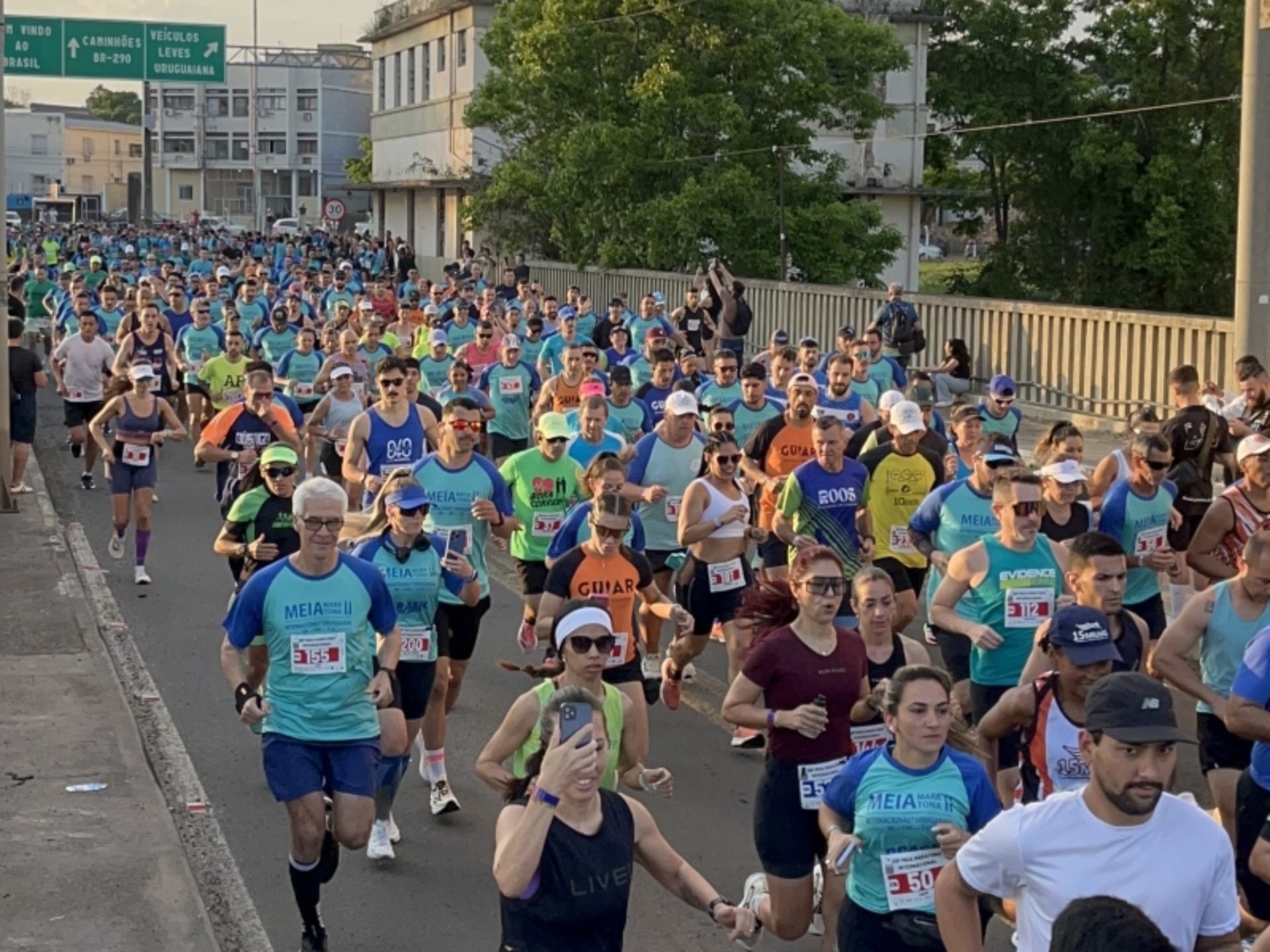 OAB Barro Preto - Mais de 800 atletas participam da Meia Maratona Internacional