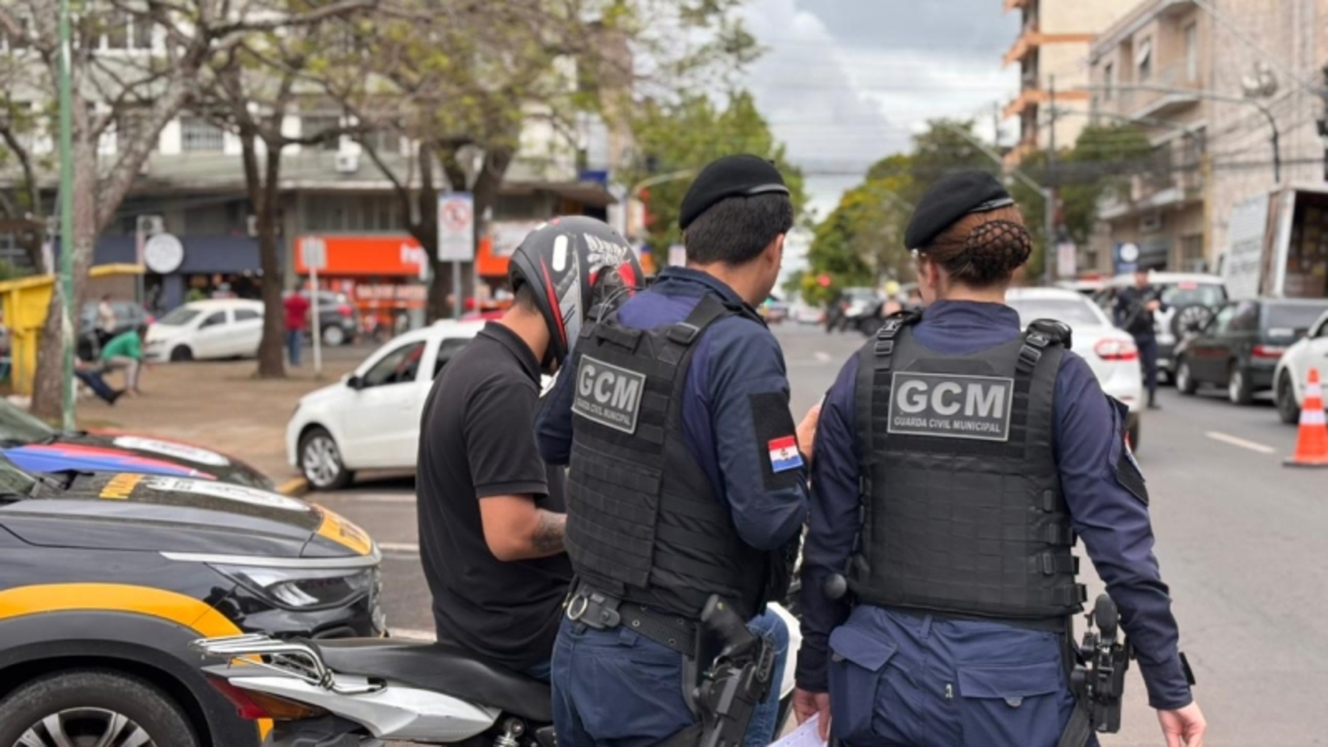 OAB Barro Preto - Sestra realiza operação de fiscalização e conscientização no trânsito