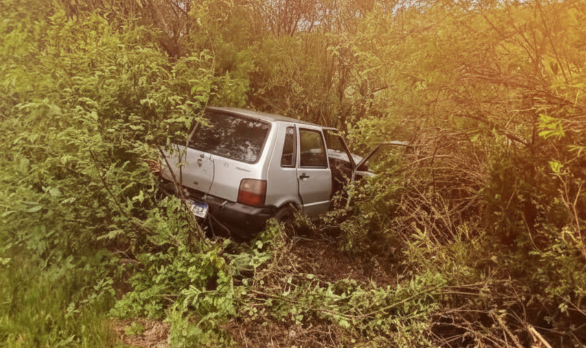 OAB Barro Preto - Casal fica ferido após acidente na BR-472