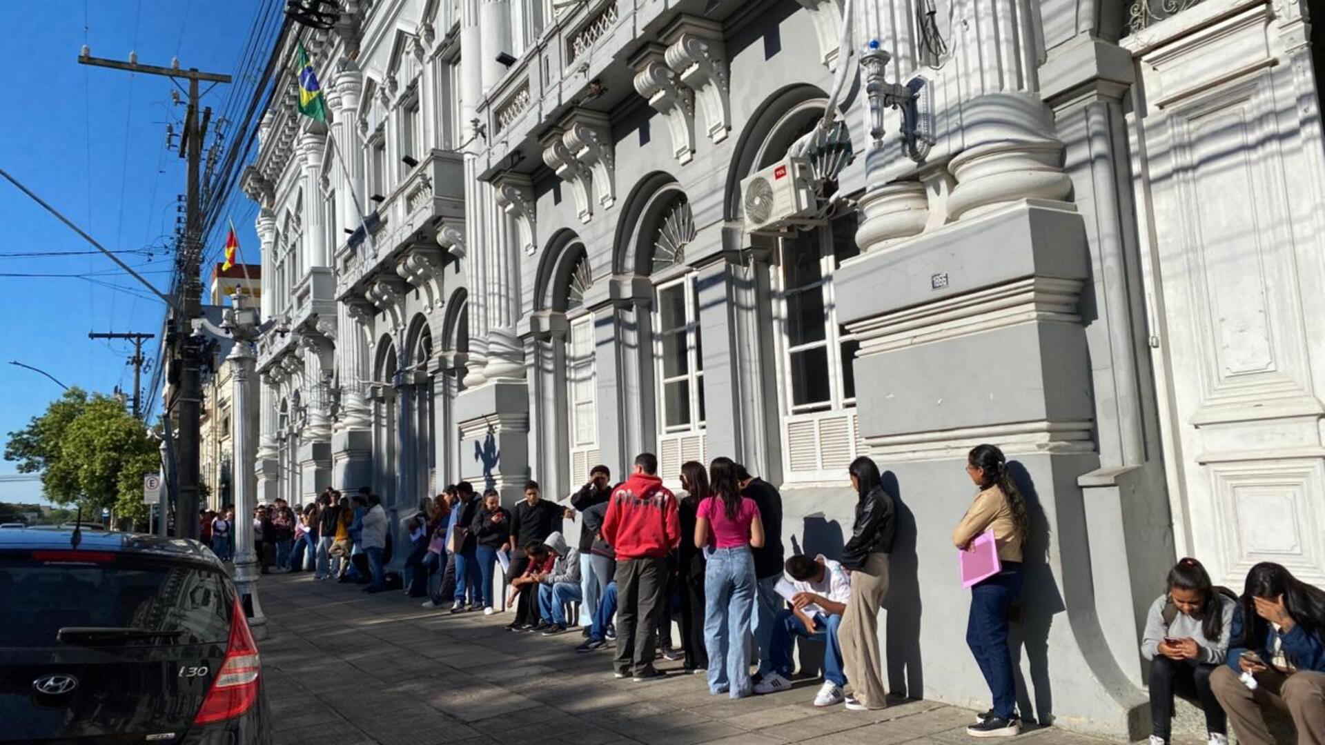 OAB Barro Preto - Feirão do Emprego atendeu mais de mil pessoas