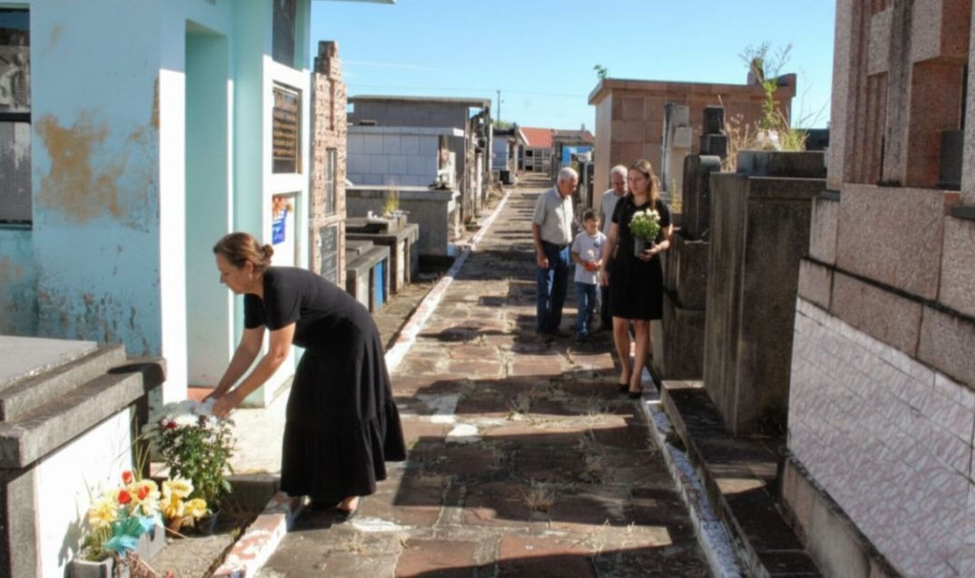 OAB Barro Preto - Dia de Finados levou familiares ao Cemitério Municipal