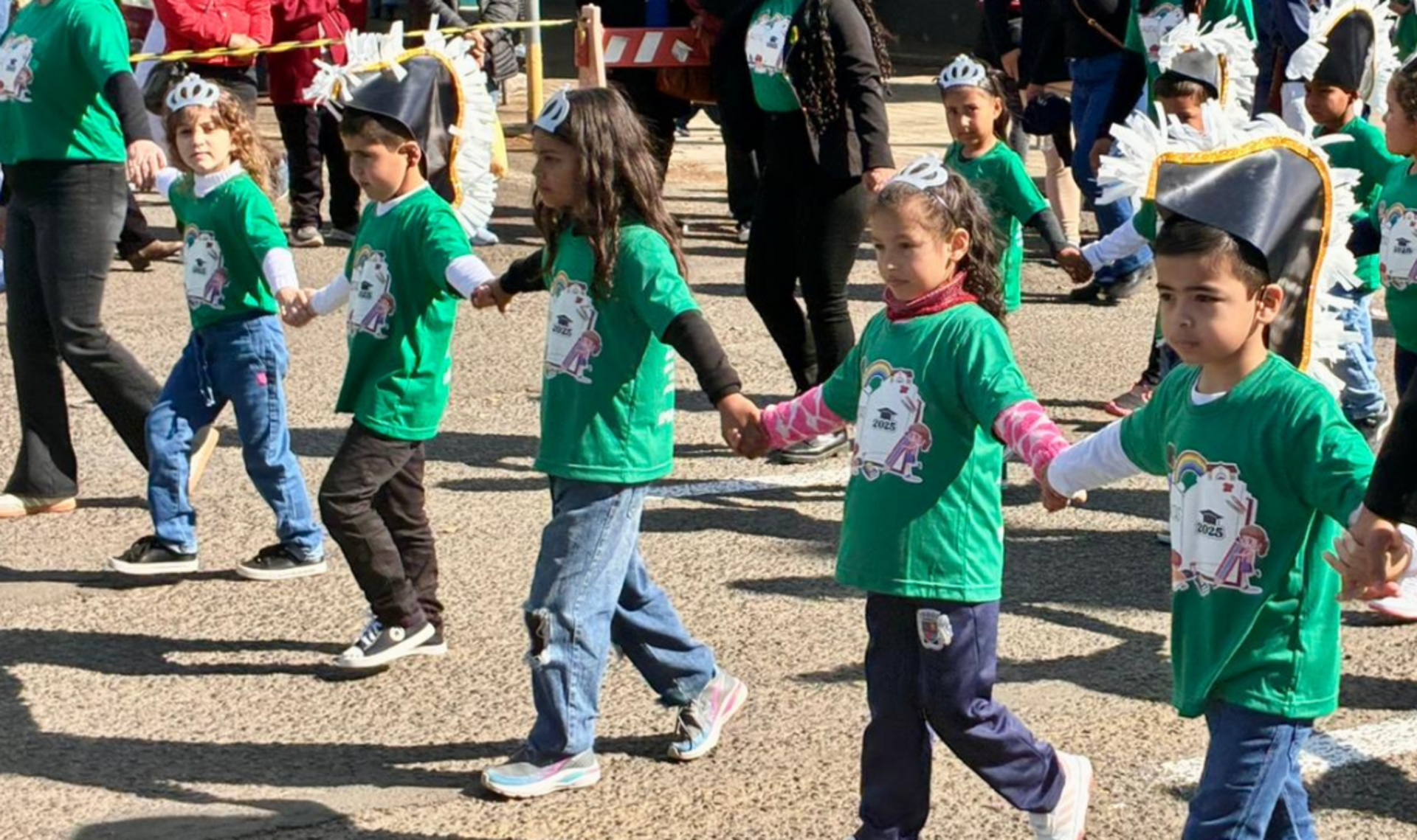 OAB Barro Preto - Educação Infantil desfila na Presidente Vargas