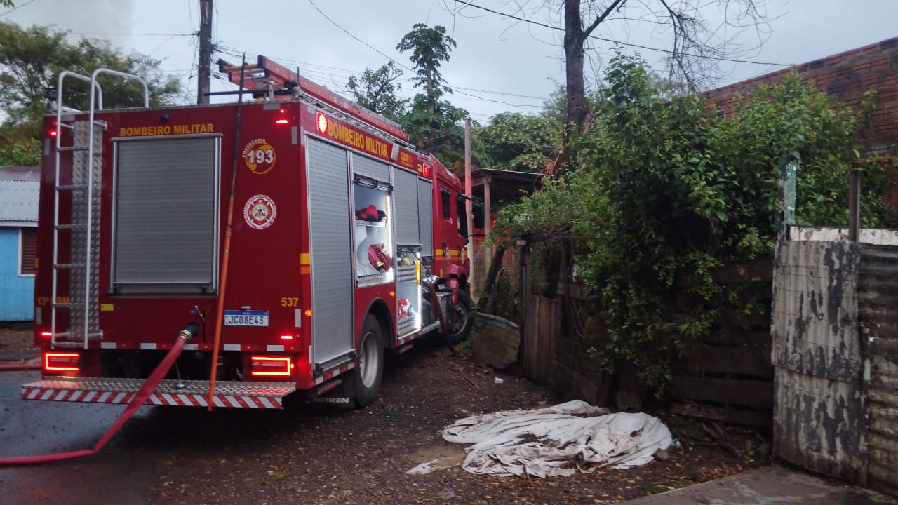 OAB Barro Preto - Duas residências são atingidas pelo fogo em Uruguaiana