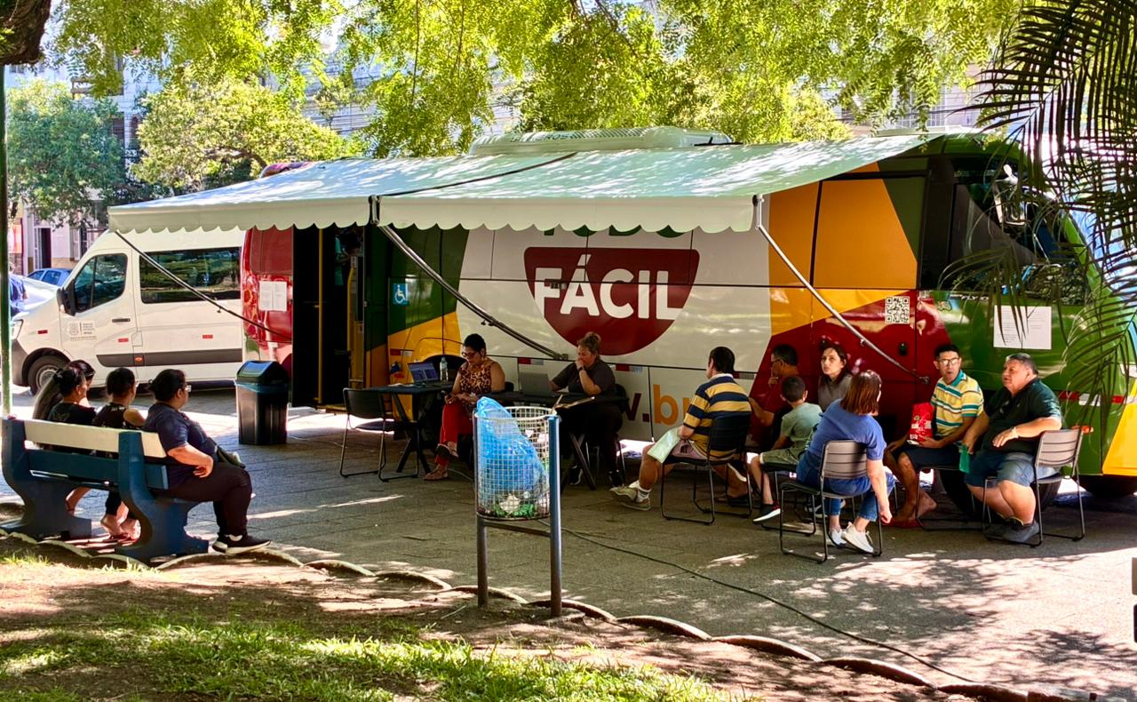 OAB Barro Preto - Unidade móvel do Tudo Fácil realizou quade 450 atendimentos